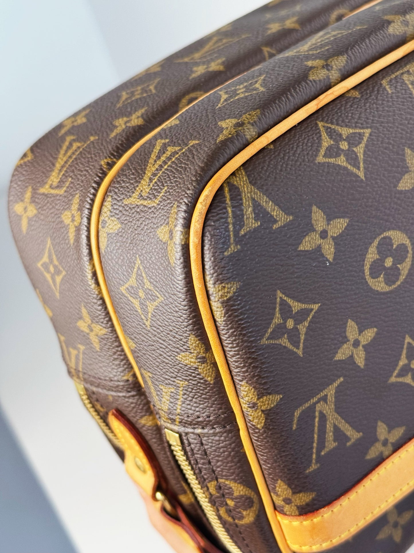 Louis Vuitton Vintage Reporter Shoulder Crossbody Bag