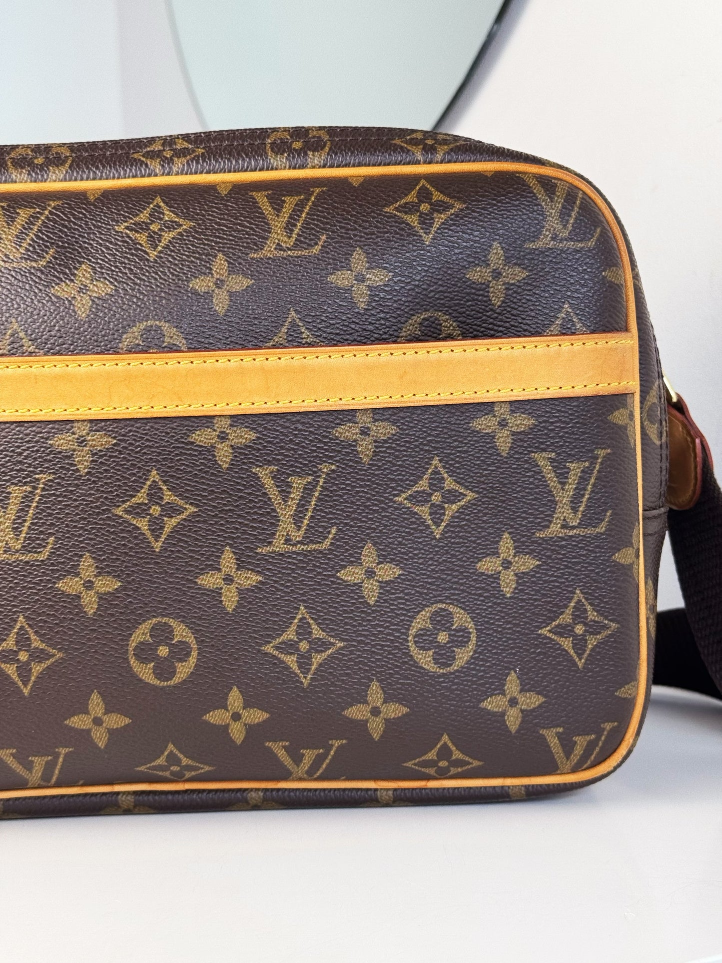 Louis Vuitton Vintage Reporter Shoulder Crossbody Bag