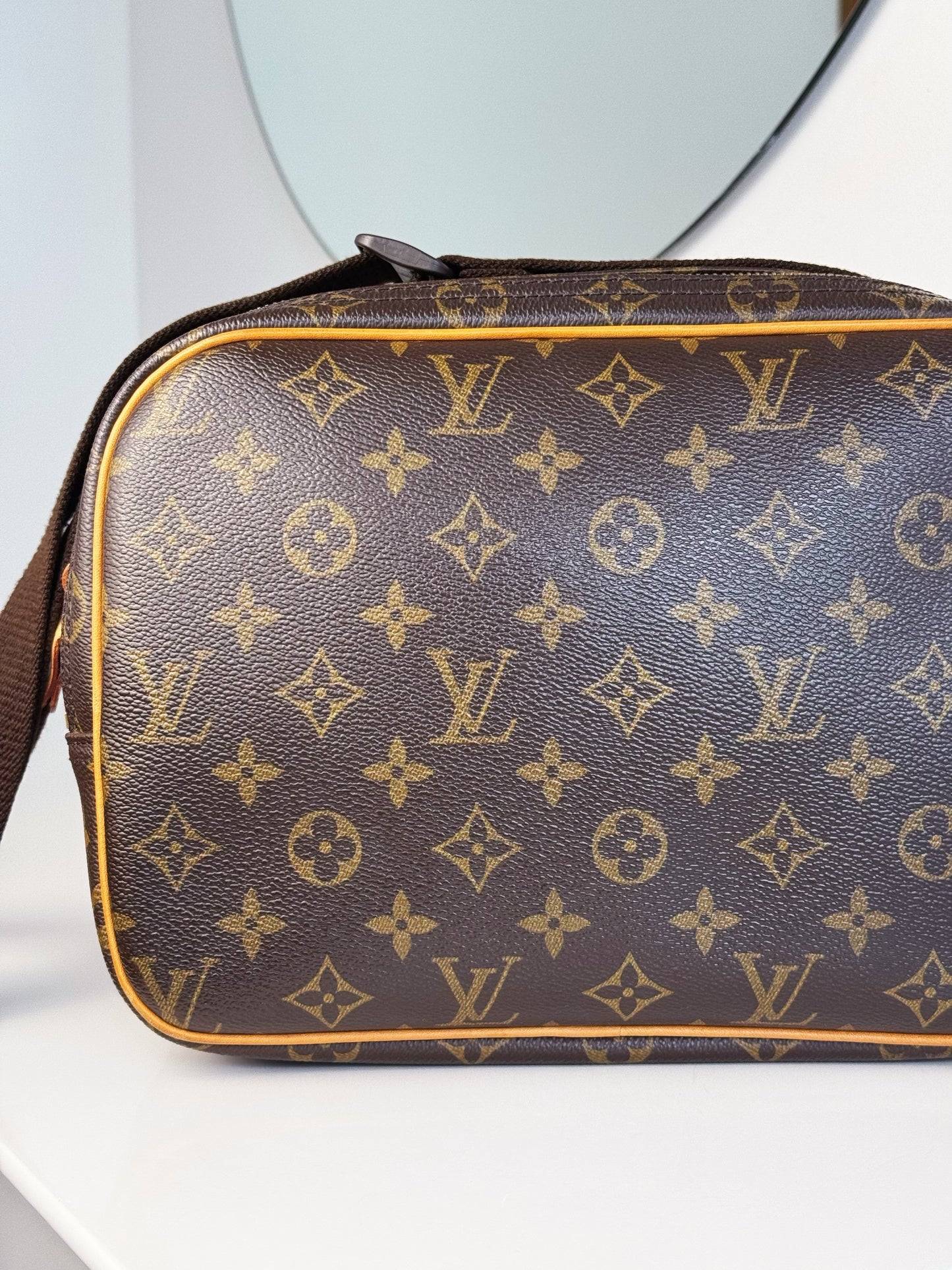 Louis Vuitton Vintage Reporter Shoulder Crossbody Bag
