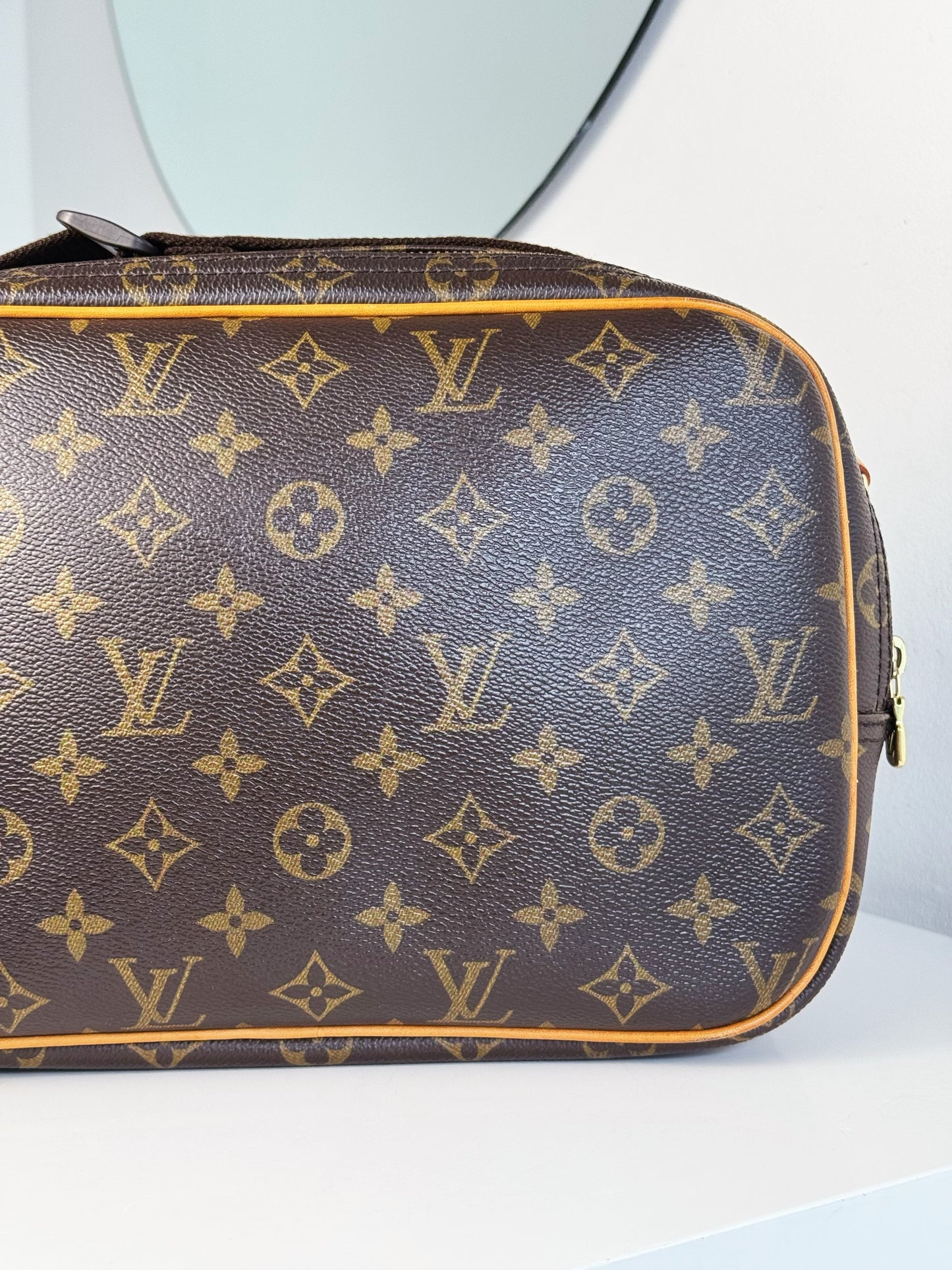Louis Vuitton Vintage Reporter Shoulder Crossbody Bag