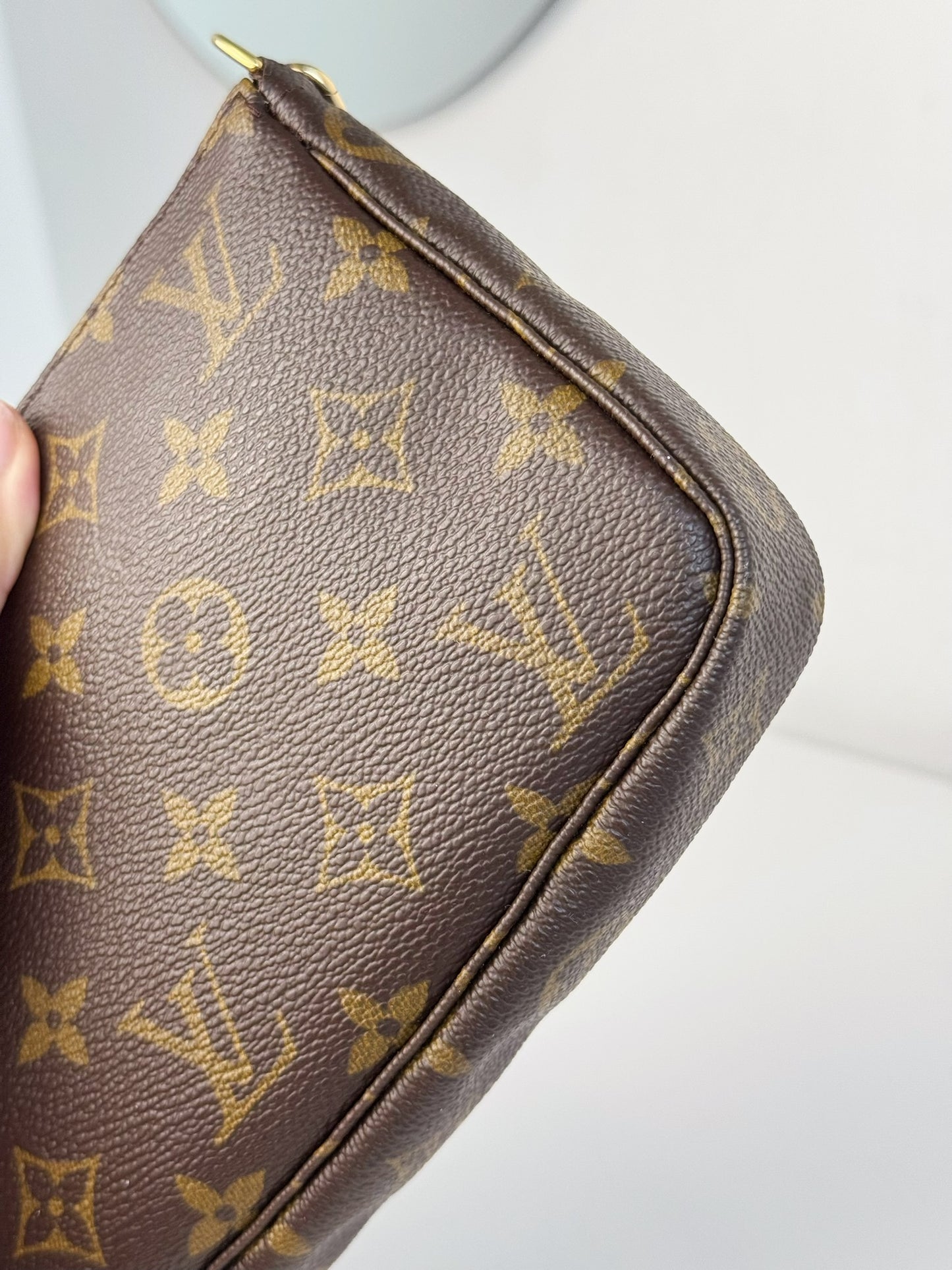 Louis Vuitton Vintage Pochette Accessoires Shoulder Crossbody Bag
