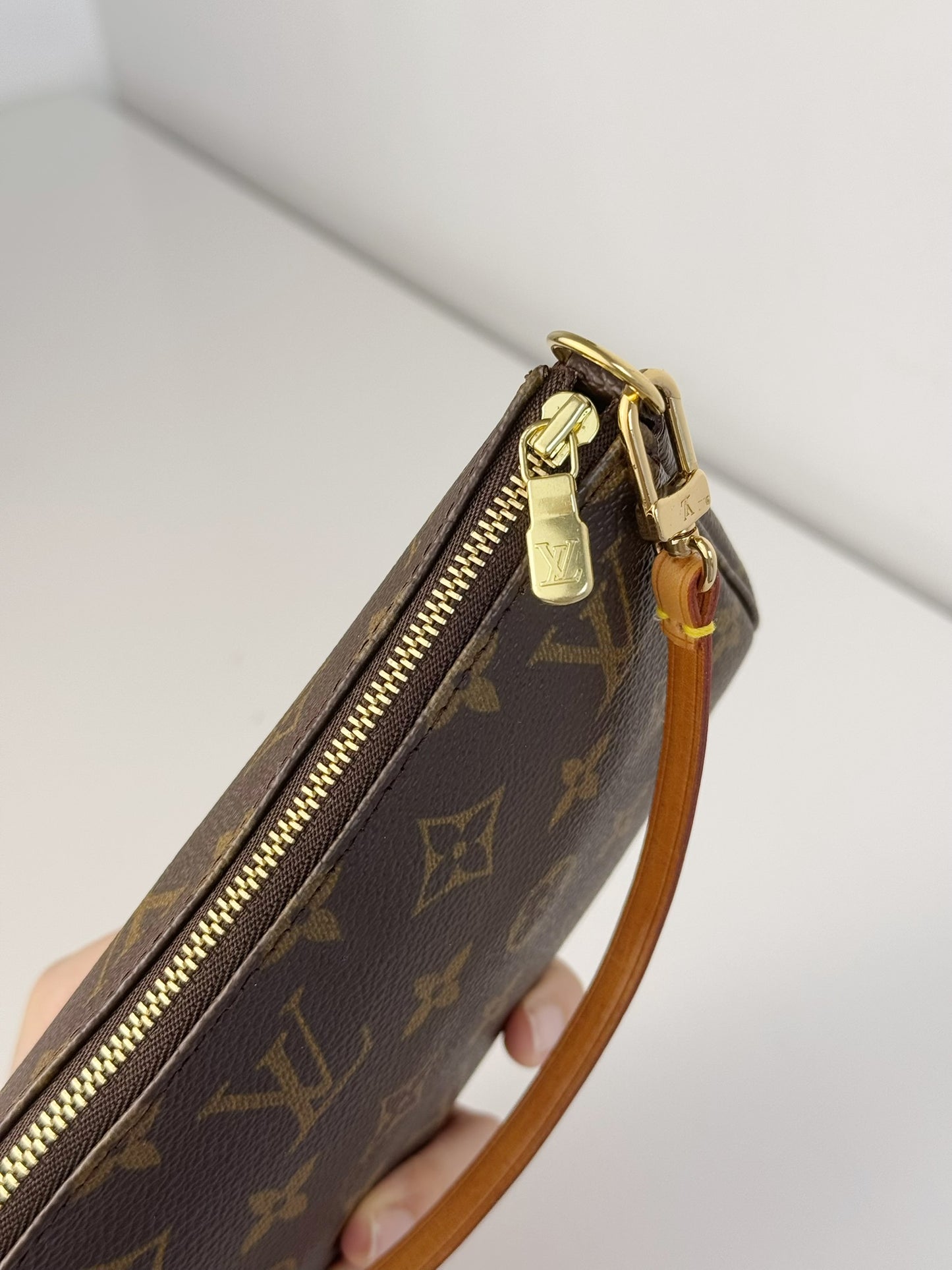Louis Vuitton Vintage Pochette Accessoires Shoulder Crossbody Bag