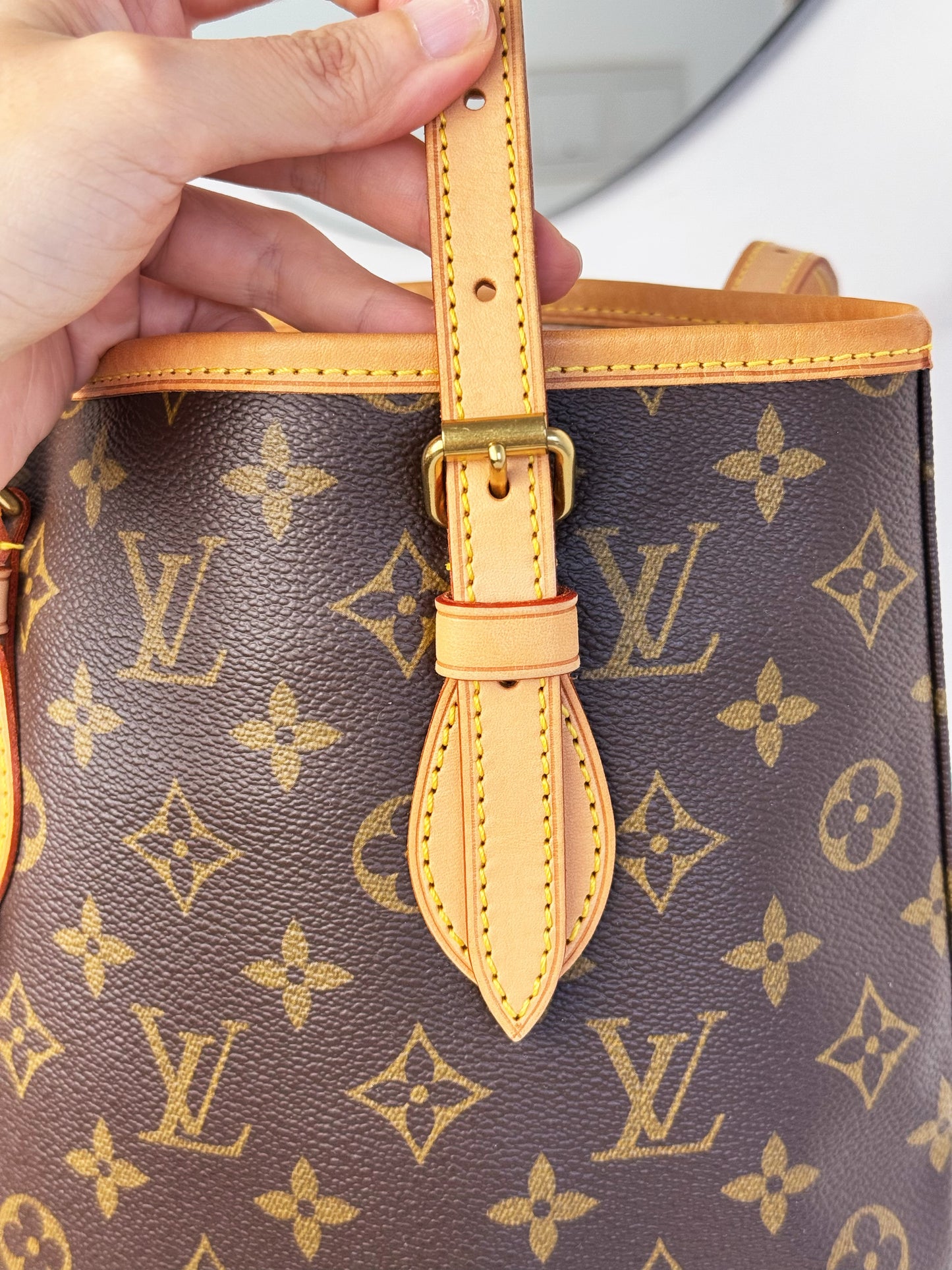 Louis Vuitton Vintage Marais Bucket Tote Shoulder Bag
