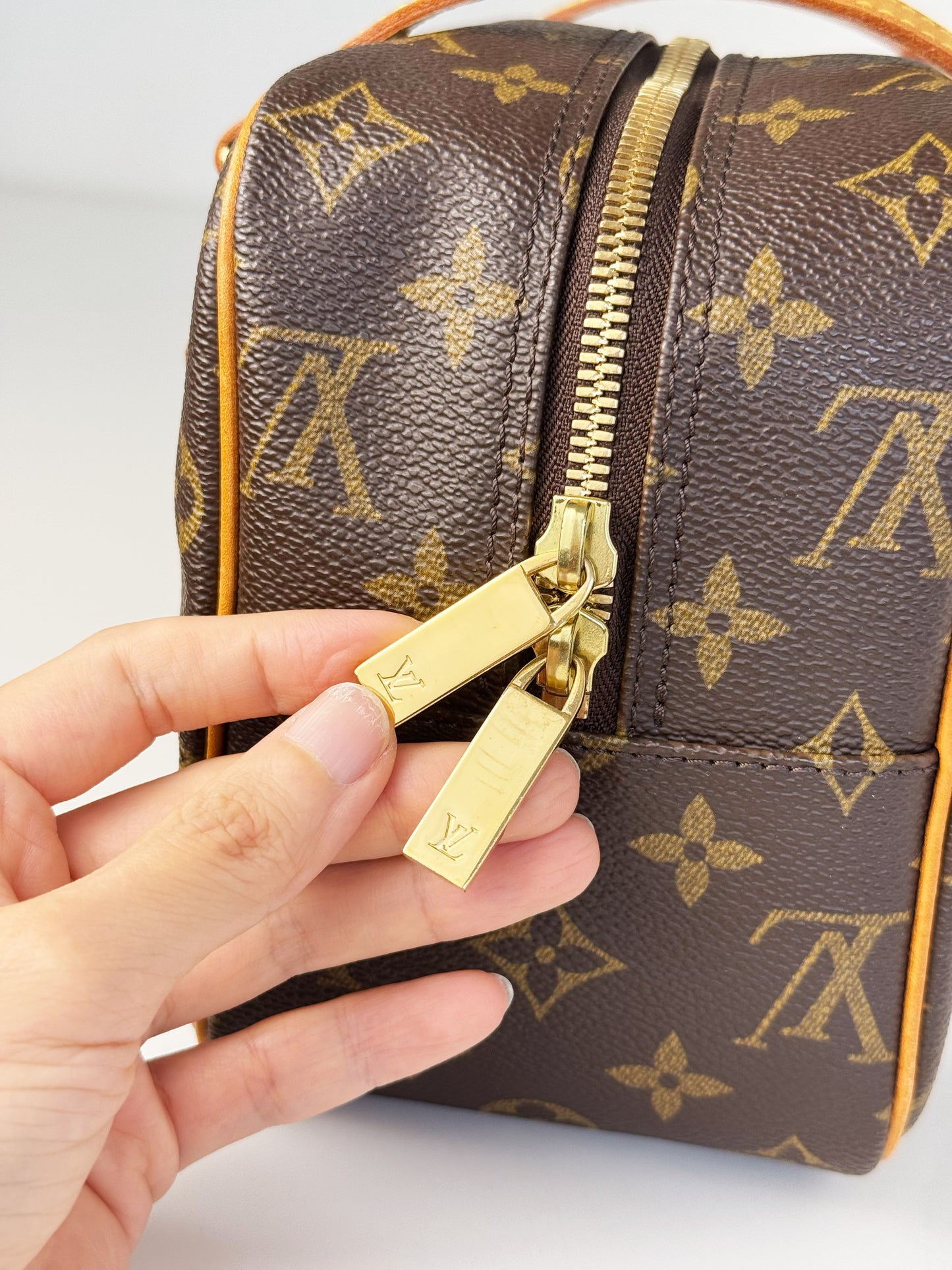 Louis Vuitton Vintage Cite MM Shoulder Bag