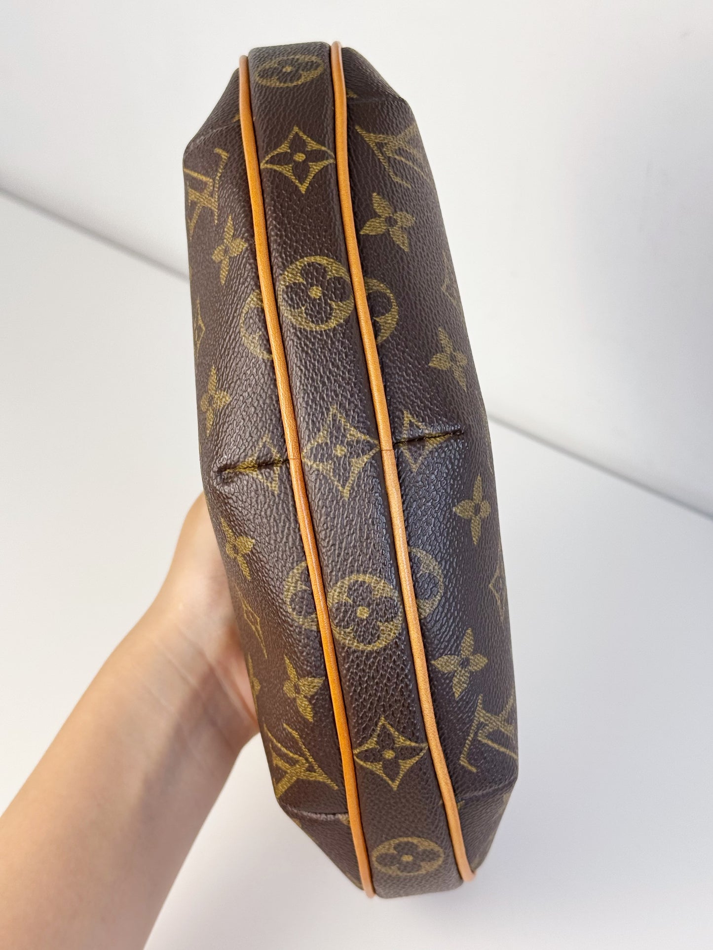 Louis Vuitton Vintage Croissant PM Shoulder Bag