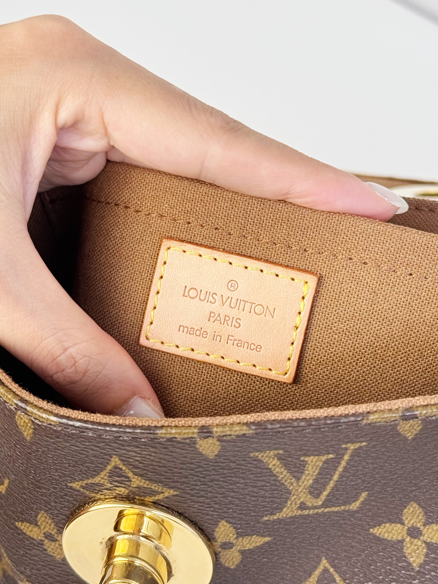 Louis Vuitton Vintage Tikal Shoulder Bag