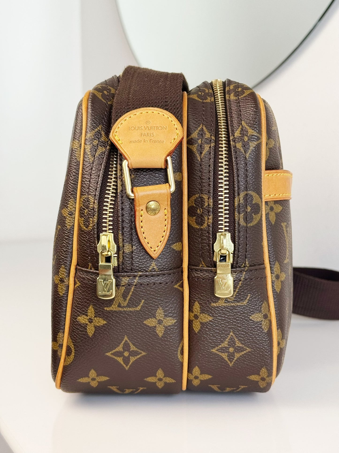 Louis Vuitton Vintage Reporter Shoulder Crossbody Bag