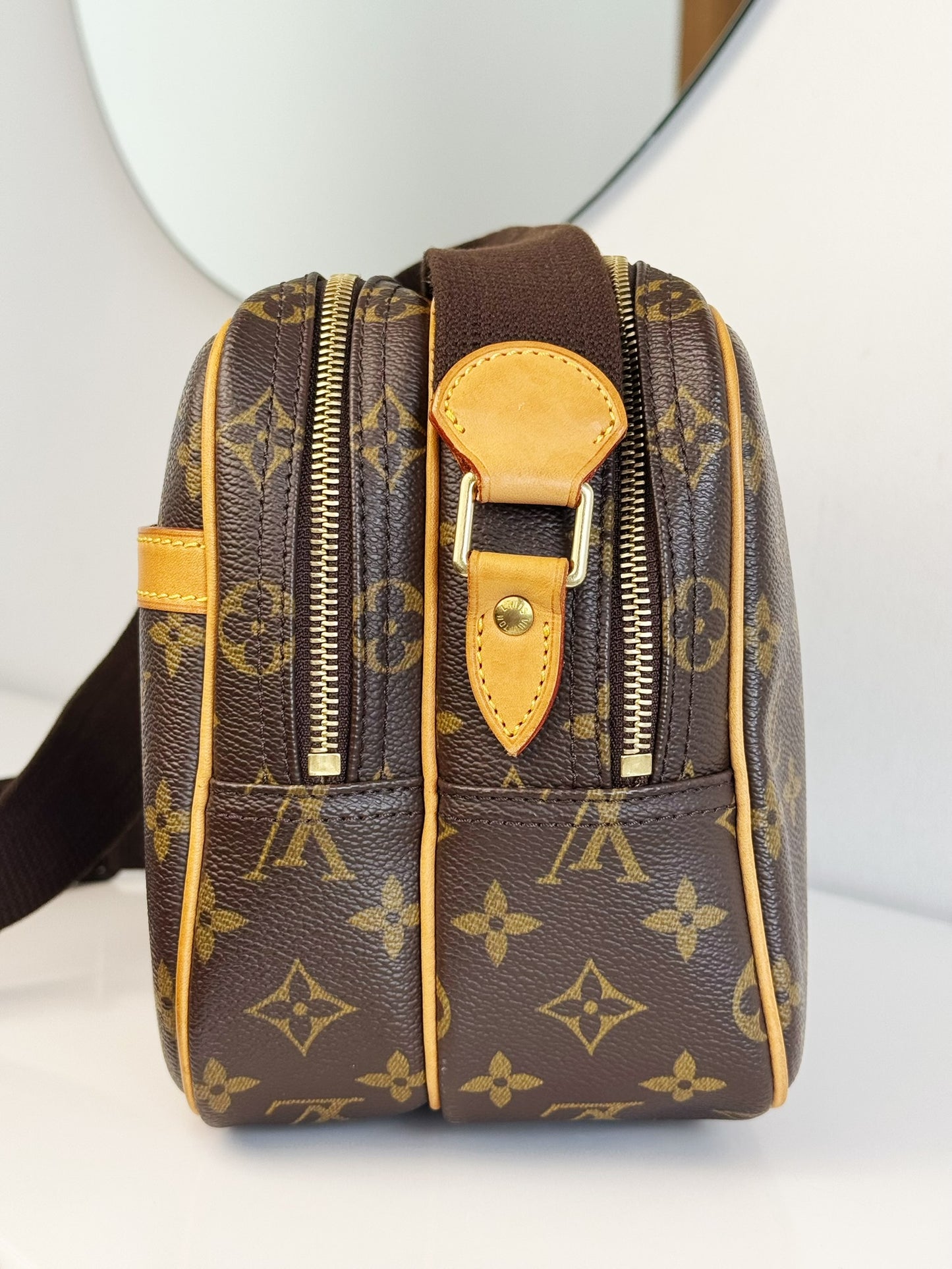 Louis Vuitton Vintage Reporter Shoulder Crossbody Bag