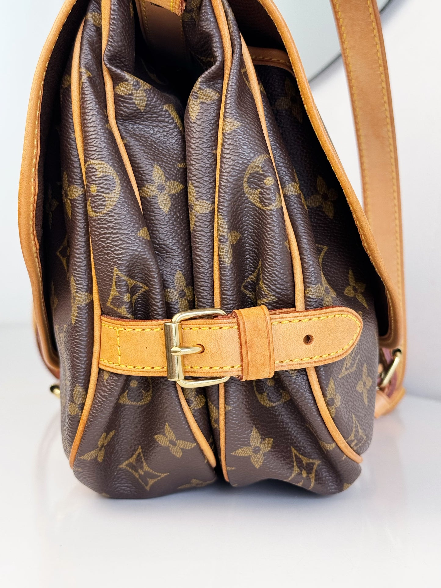 Louis Vuitton Vintage Saumur 30 Shoulder Crossbody Bag