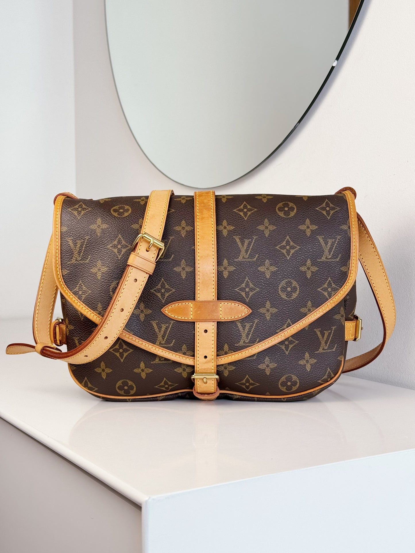 Louis Vuitton Vintage Saumur 30 Shoulder Crossbody Bag