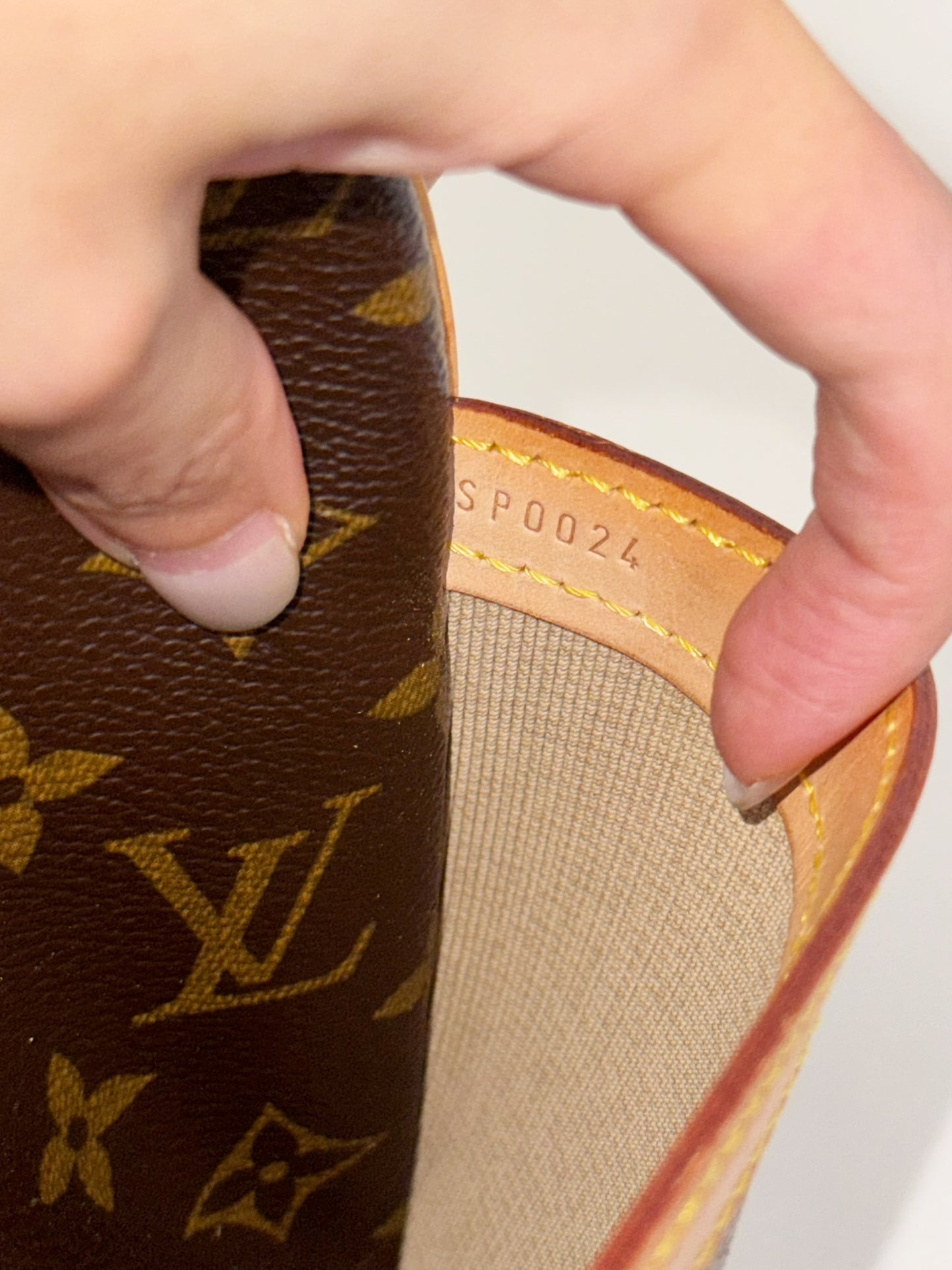 Louis Vuitton Vintage Reporter Shoulder Crossbody Bag