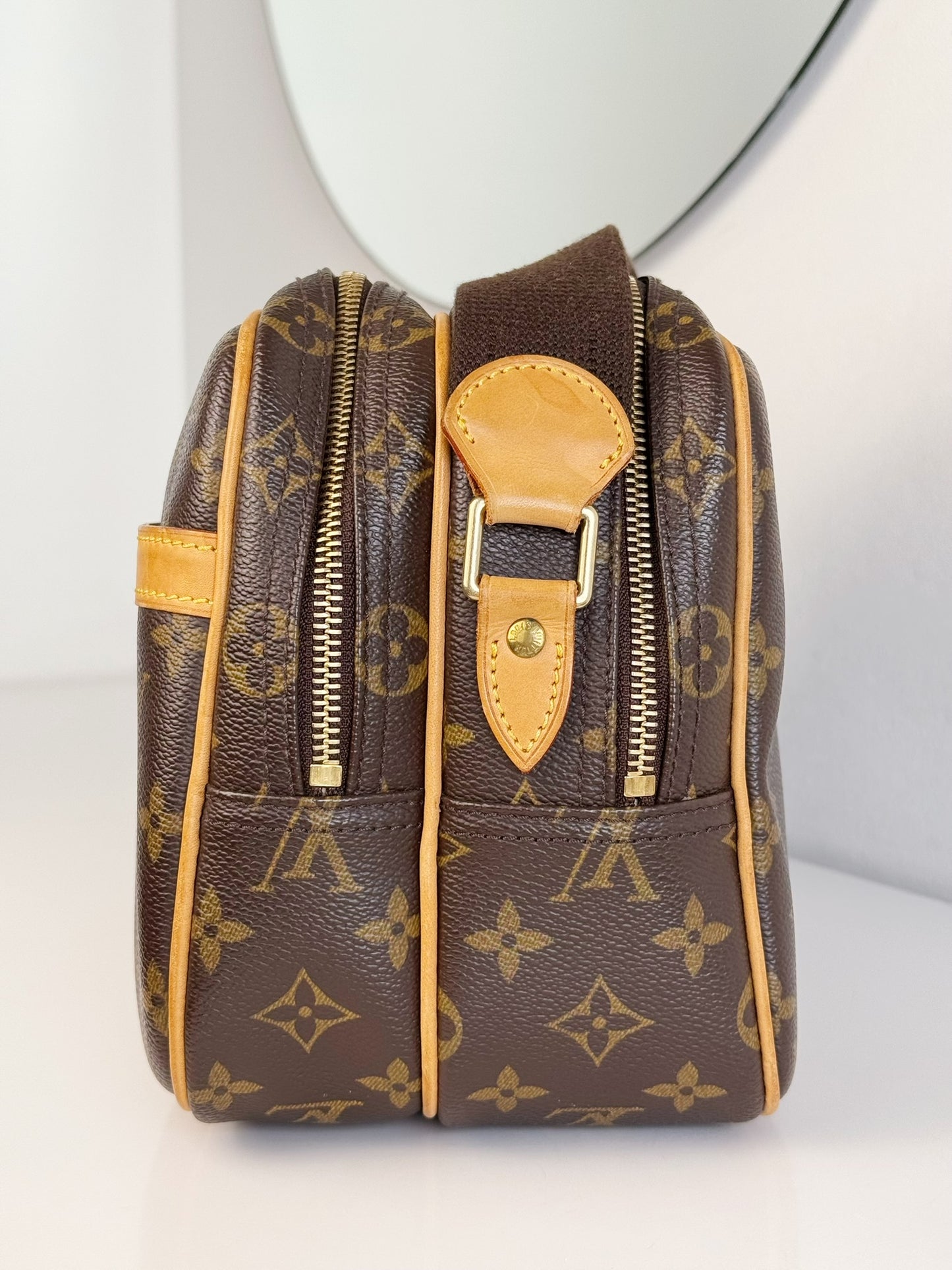 Louis Vuitton Vintage Reporter Shoulder Crossbody Bag