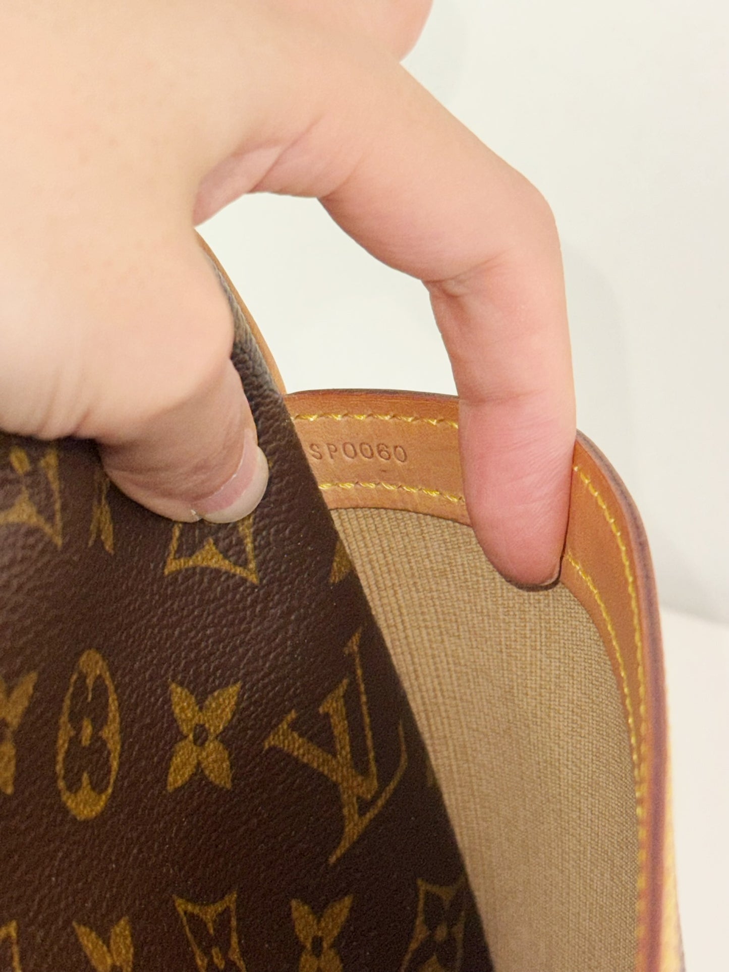 Louis Vuitton Vintage Reporter Shoulder Crossbody Bag
