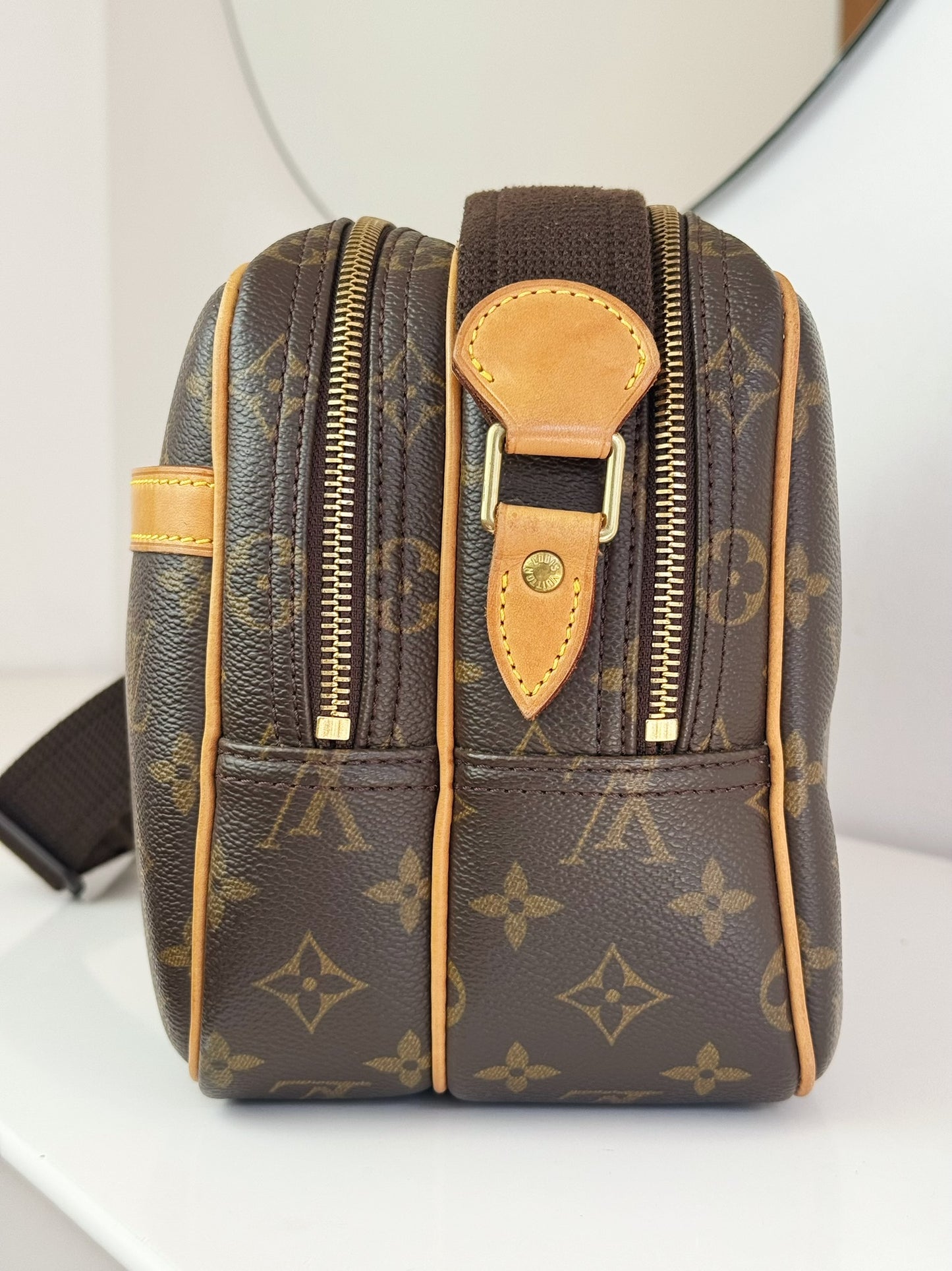 Louis Vuitton Vintage Reporter Shoulder Crossbody Bag