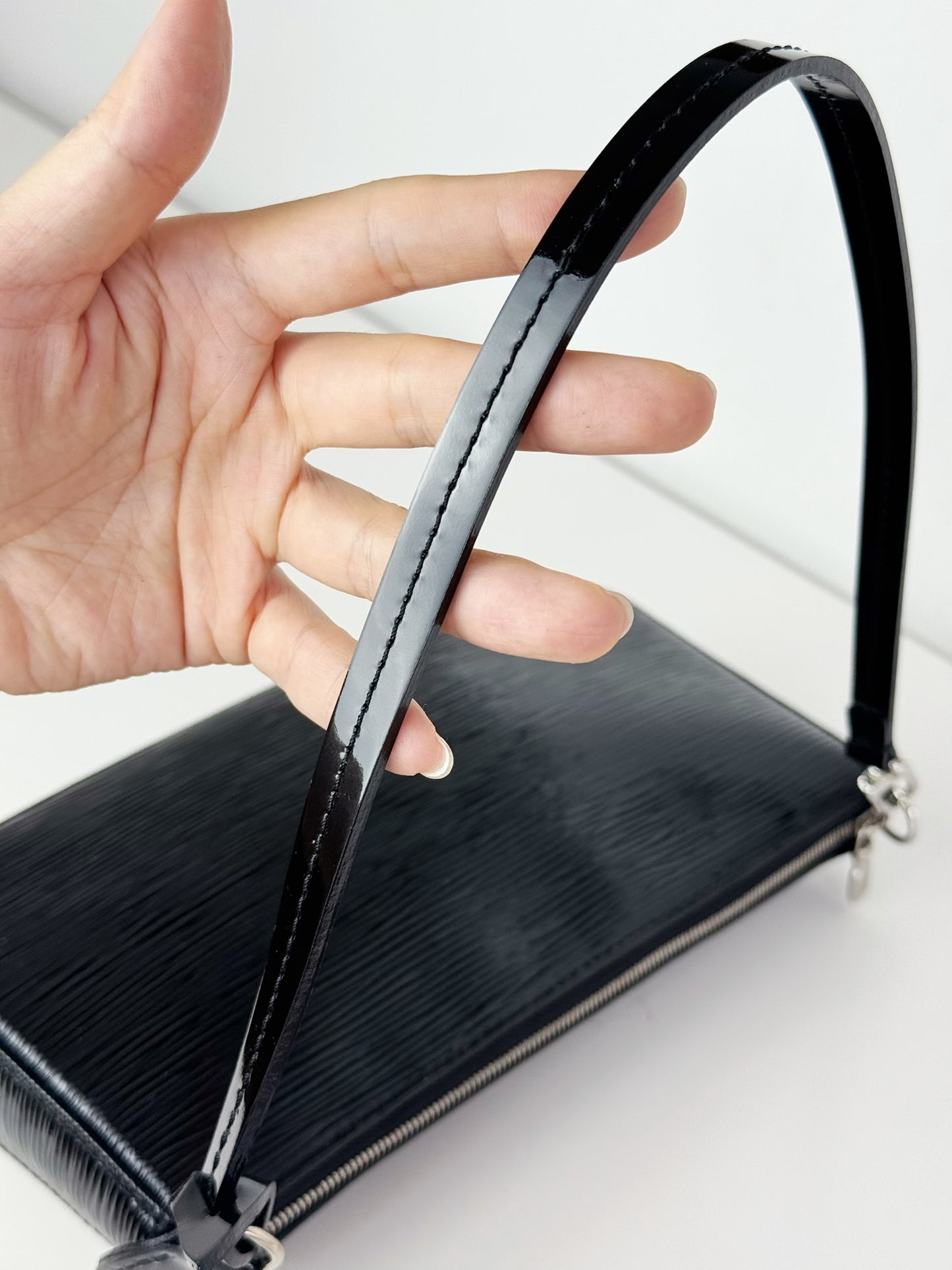 Louis Vuitton Vintage Black Epi Electric Pochette Accessoires Shoulder Bag