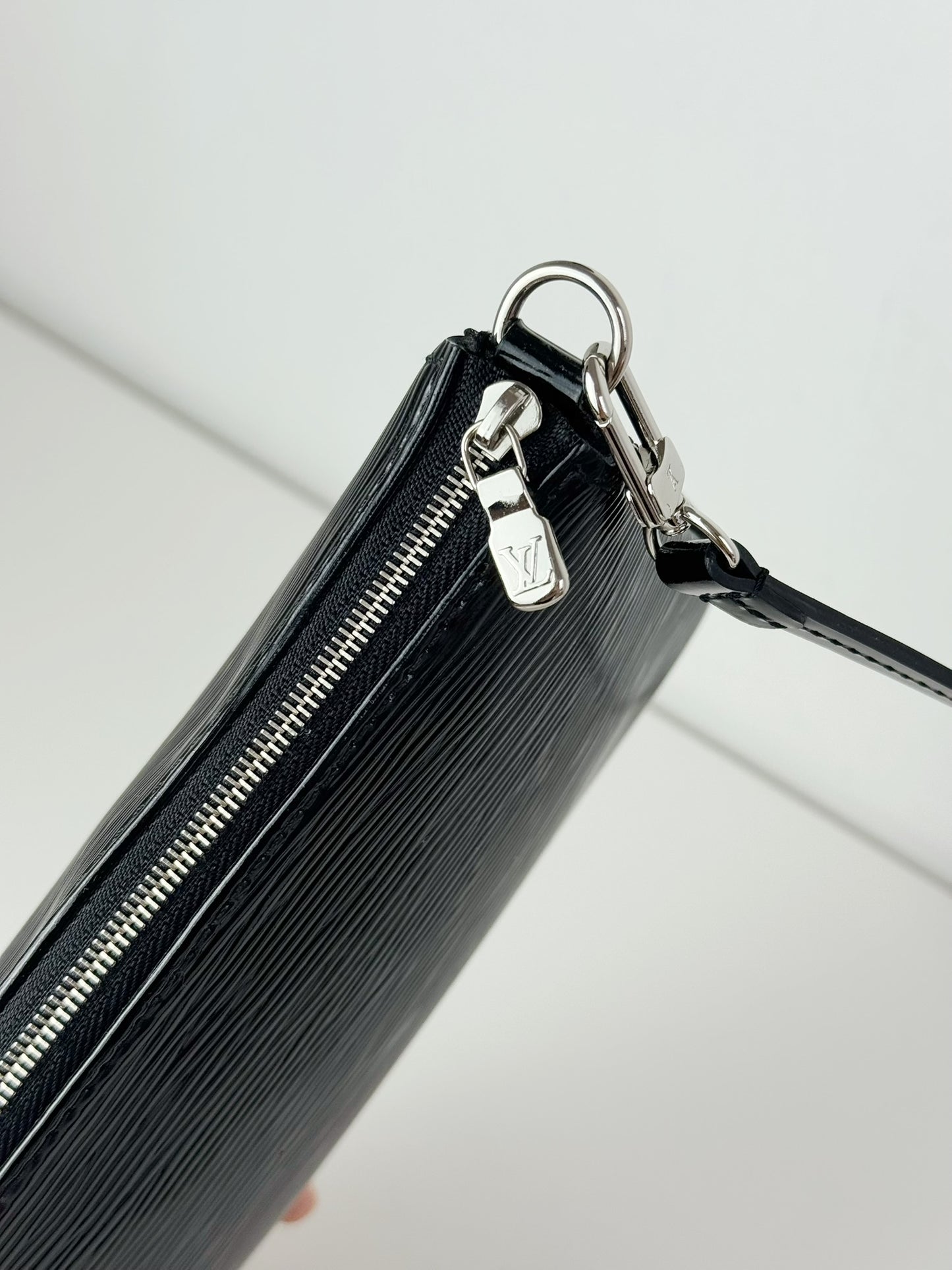 Louis Vuitton Vintage Black Epi Electric Pochette Accessoires Shoulder Bag