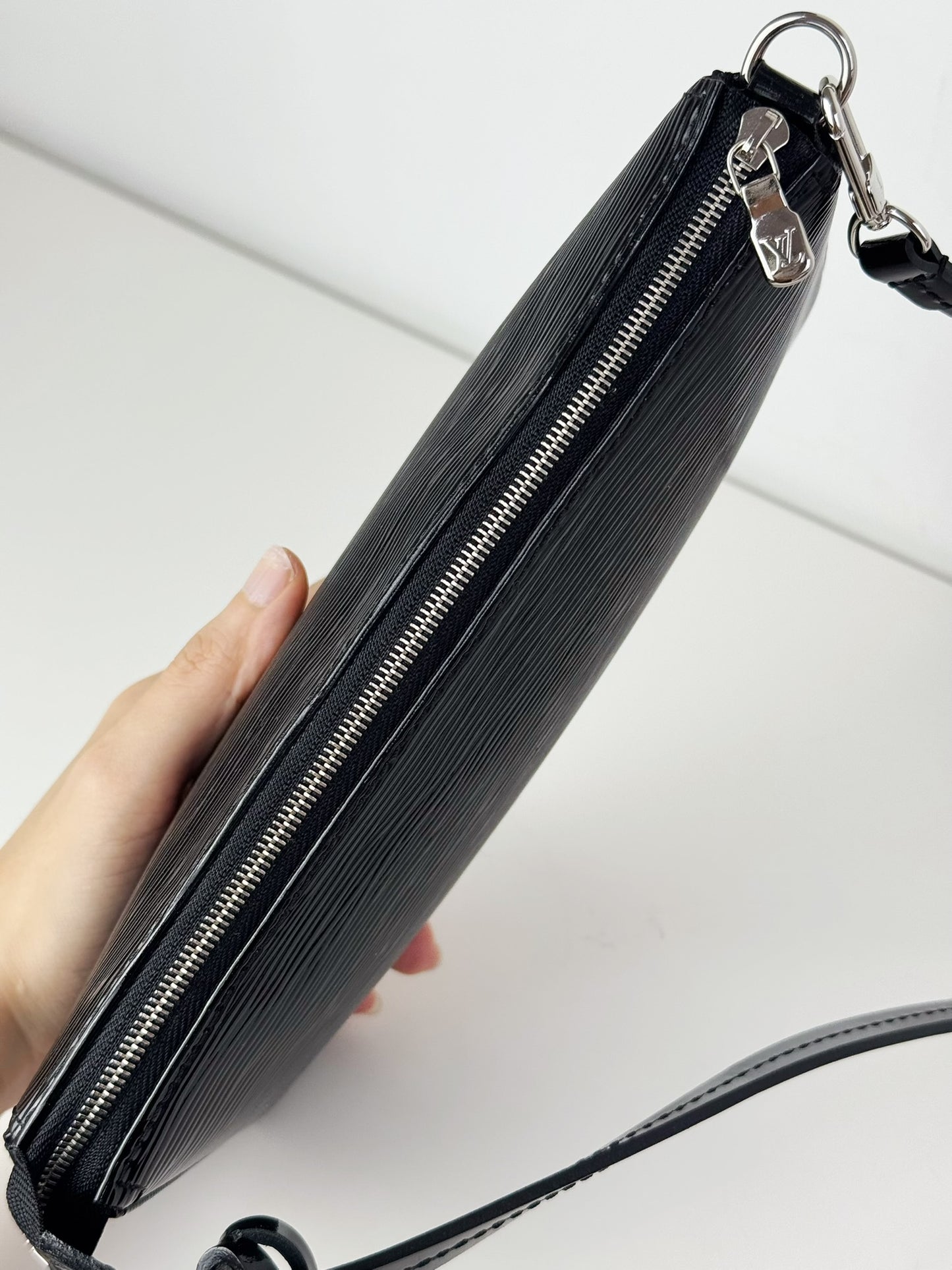 Louis Vuitton Vintage Black Epi Electric Pochette Accessoires Shoulder Bag