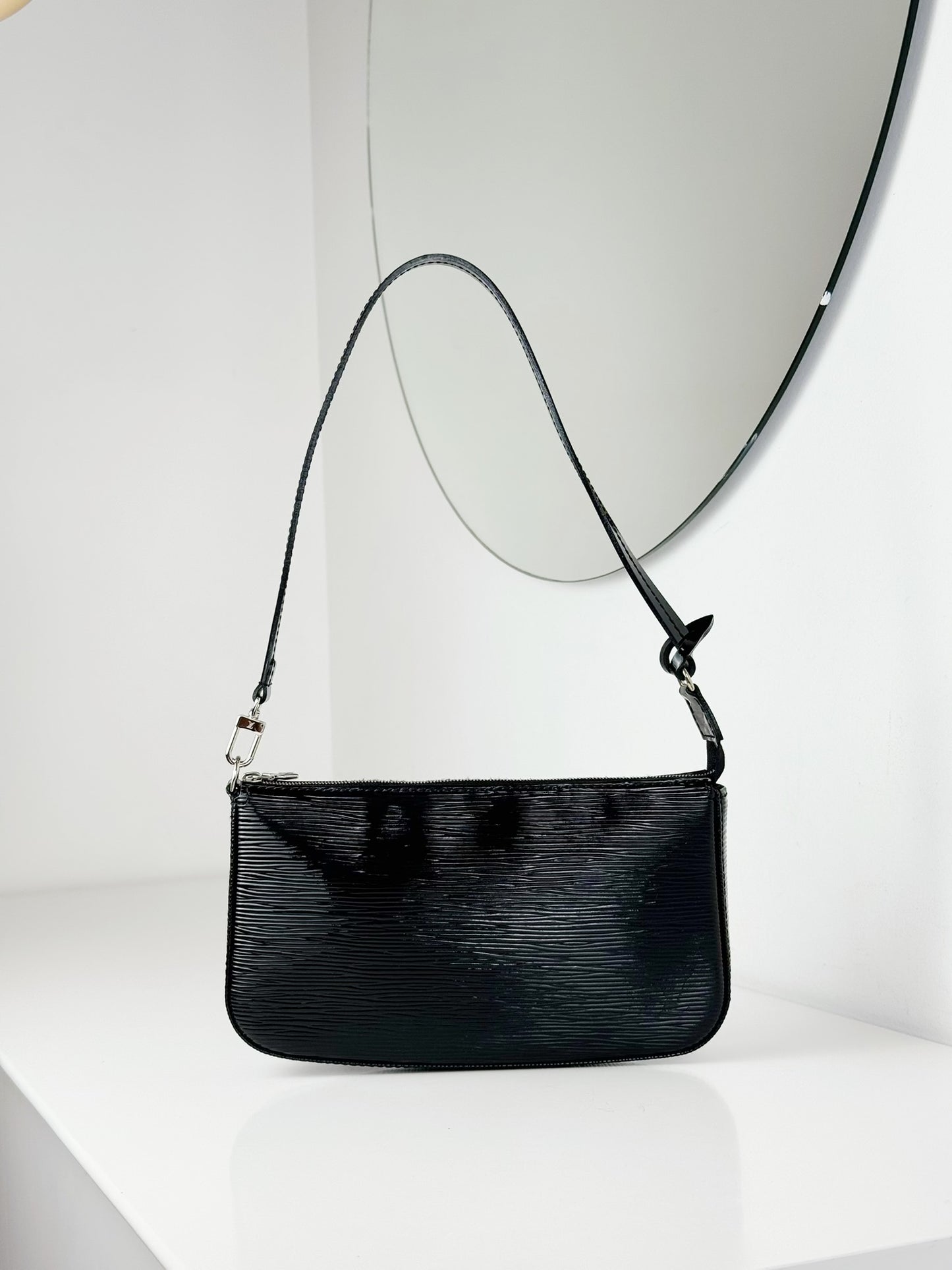 Louis Vuitton Vintage Black Epi Electric Pochette Accessoires Shoulder Bag