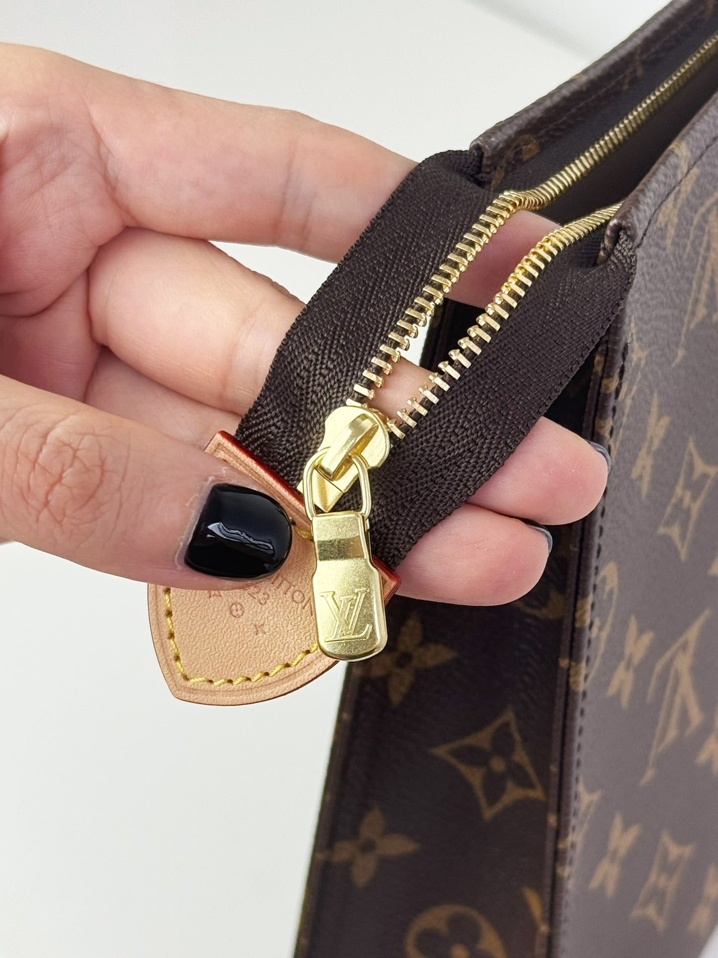 Louis Vuitton Vintage Toiletry 26 Handbag Crossbody Bag (RFID)