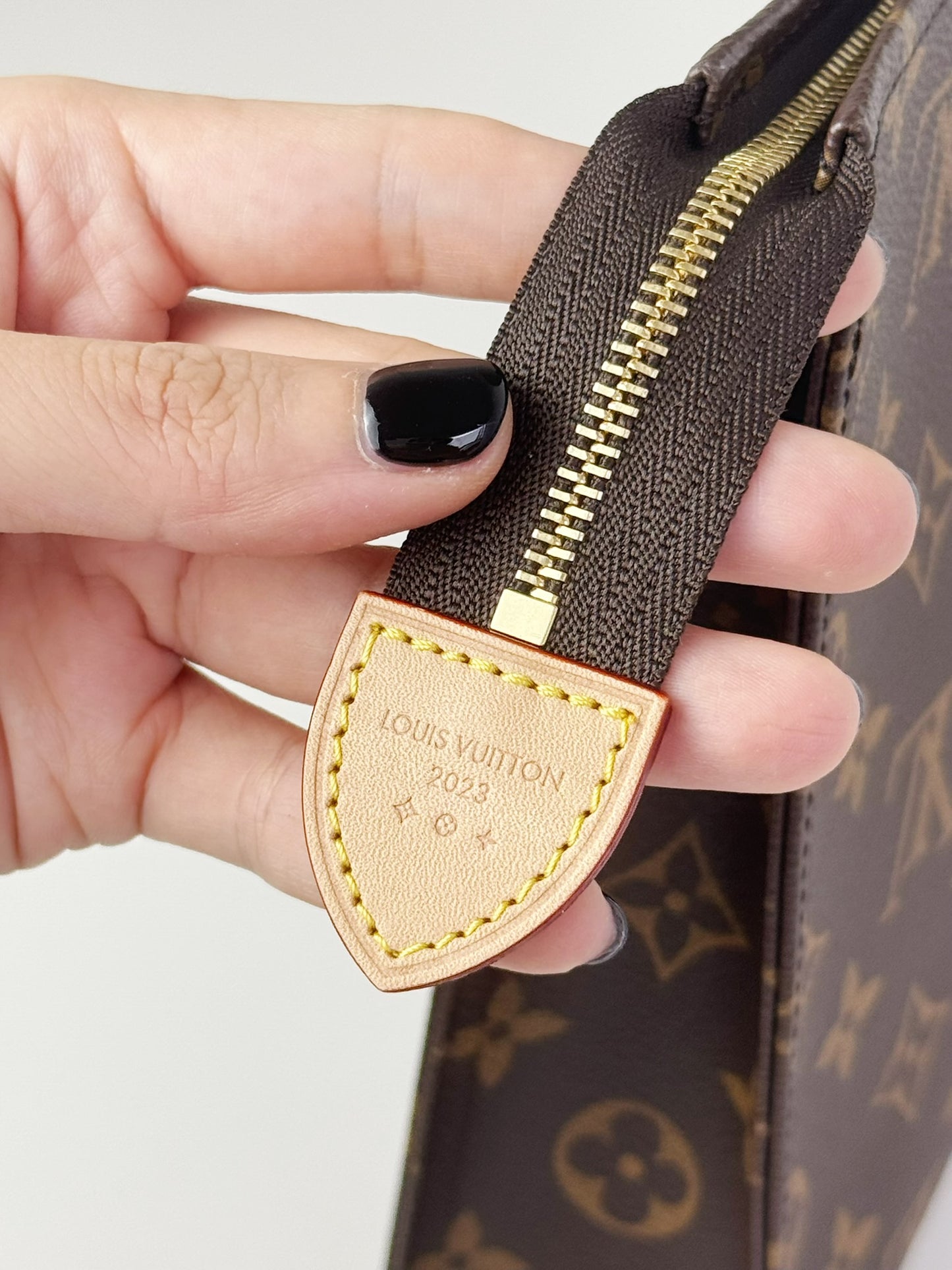 Louis Vuitton Vintage Toiletry 26 Handbag Crossbody Bag (RFID)