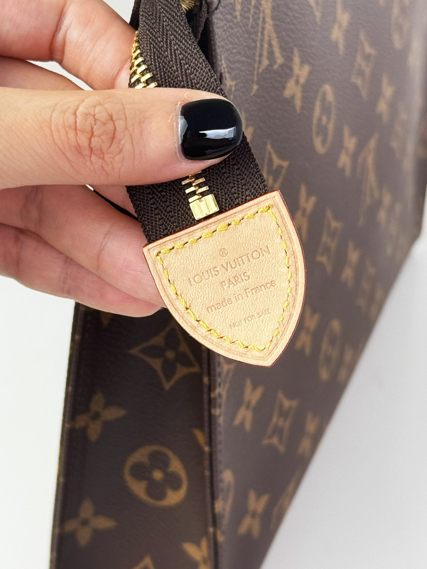 Louis Vuitton Vintage Toiletry 26 Handbag Crossbody Bag (RFID)
