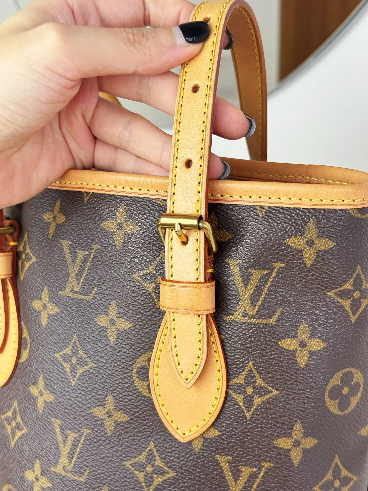 Louis Vuitton Vintage Marais Bucket Tote Shoulder Bag