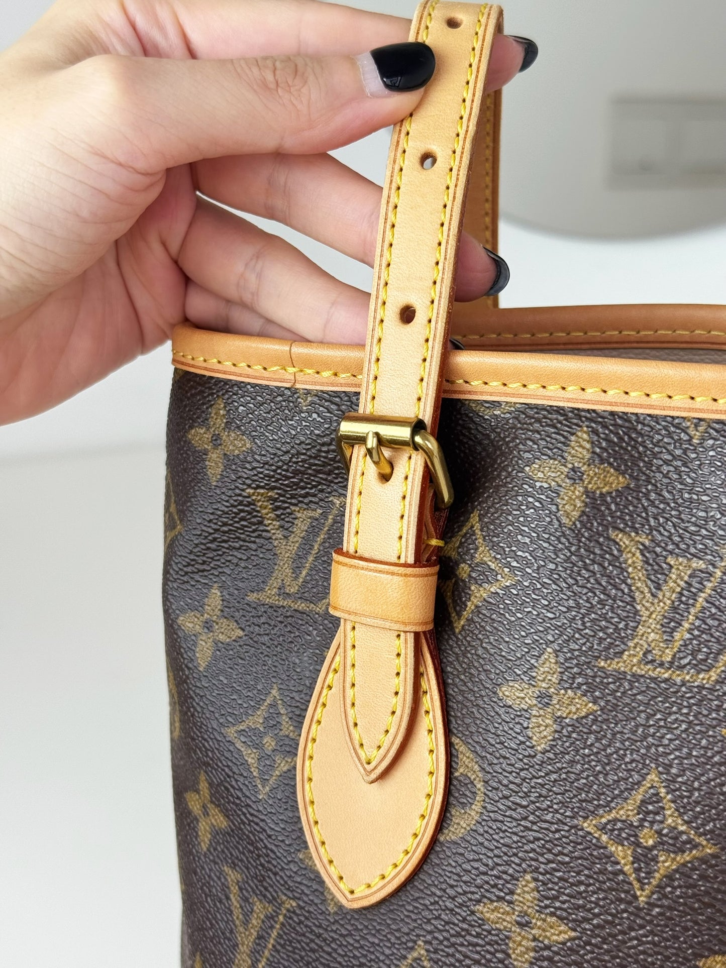 Louis Vuitton Vintage Marais Bucket Tote Shoulder Bag