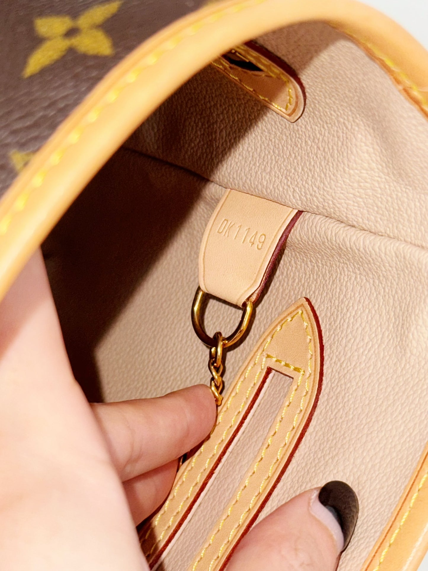 Louis Vuitton Vintage Marais Bucket Tote Shoulder Bag