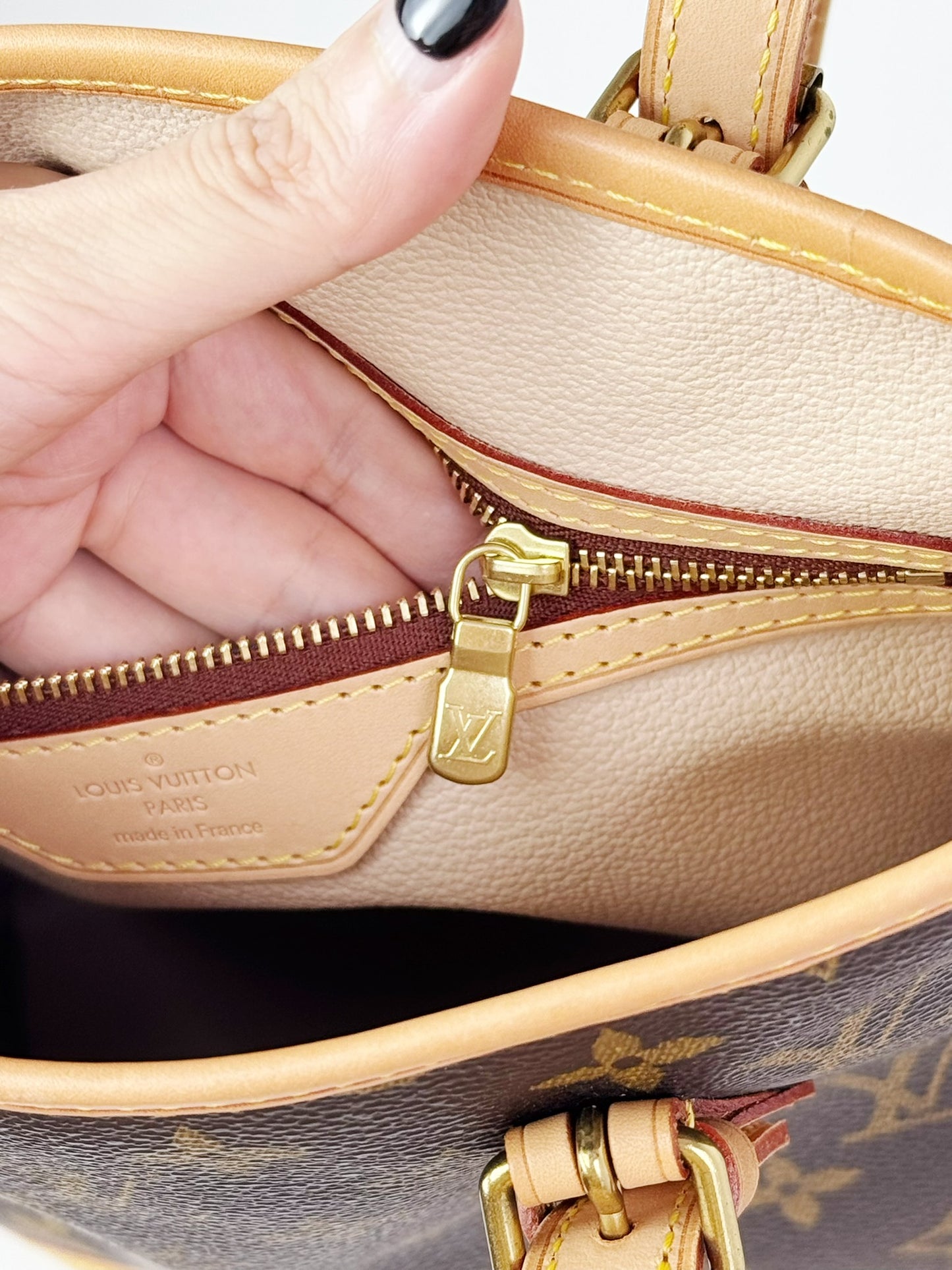 Louis Vuitton Vintage Marais Bucket Tote Shoulder Bag
