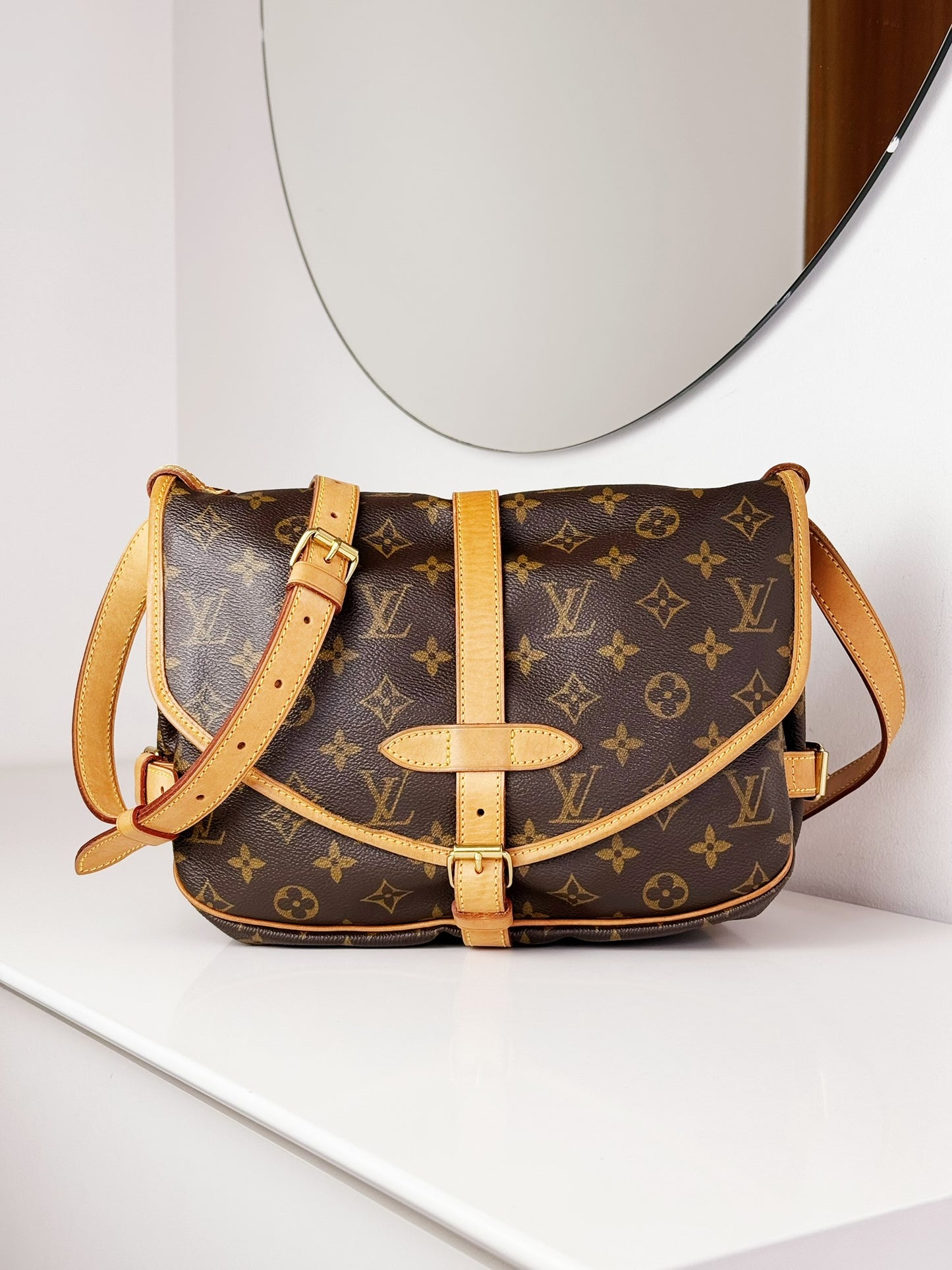 Louis Vuitton Vintage Saumur 30 Shoulder Crossbody Bag