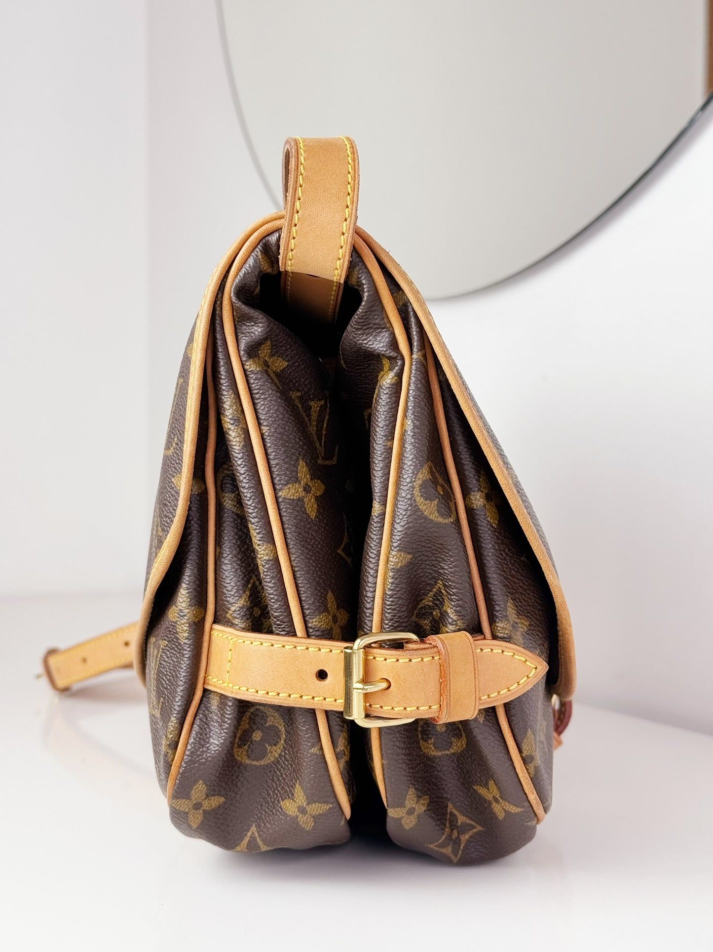 Louis Vuitton Vintage Saumur 30 Shoulder Crossbody Bag
