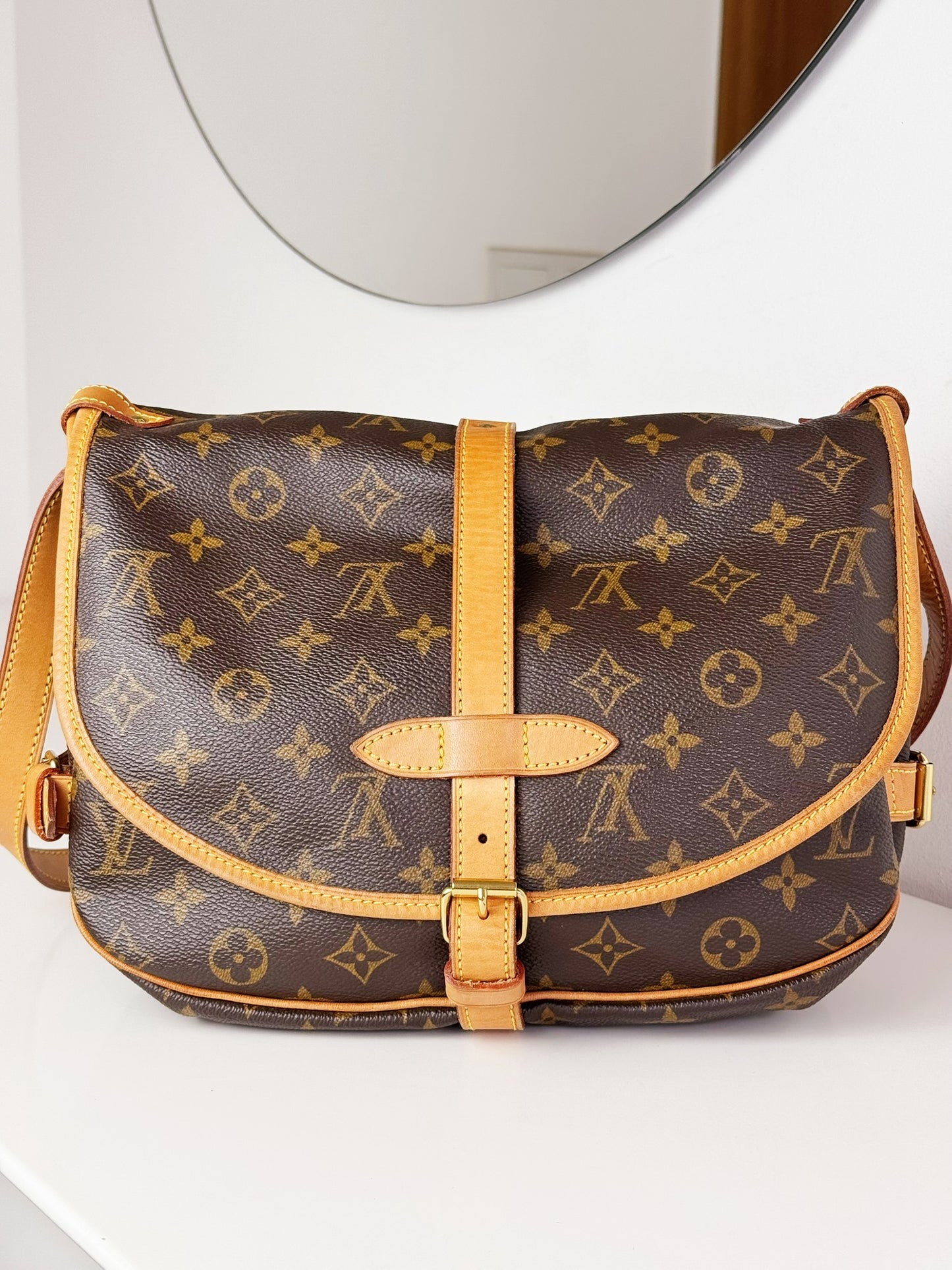 Louis Vuitton Vintage Saumur 30 Shoulder Crossbody Bag