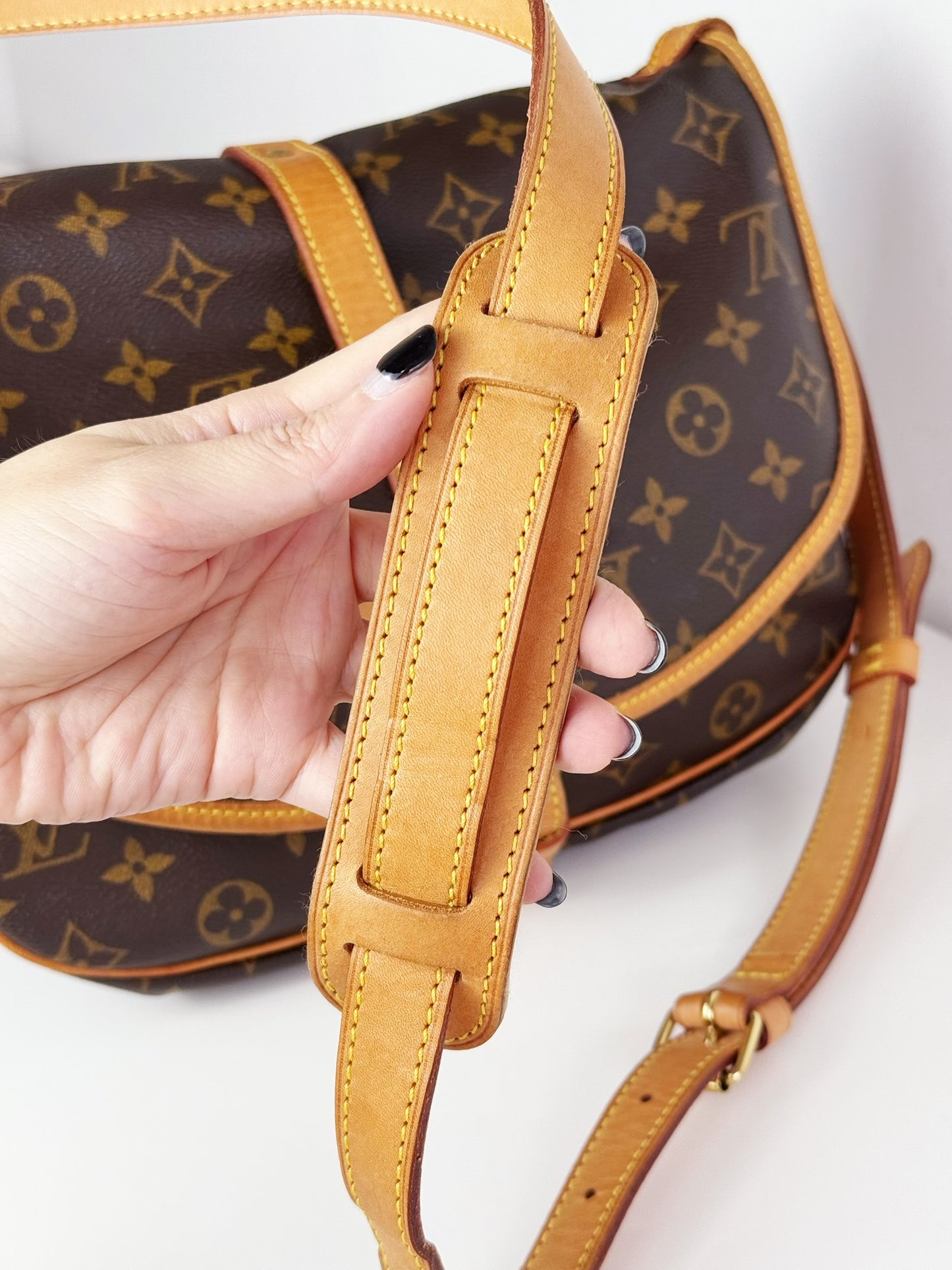 Louis Vuitton Vintage Saumur 30 Shoulder Crossbody Bag