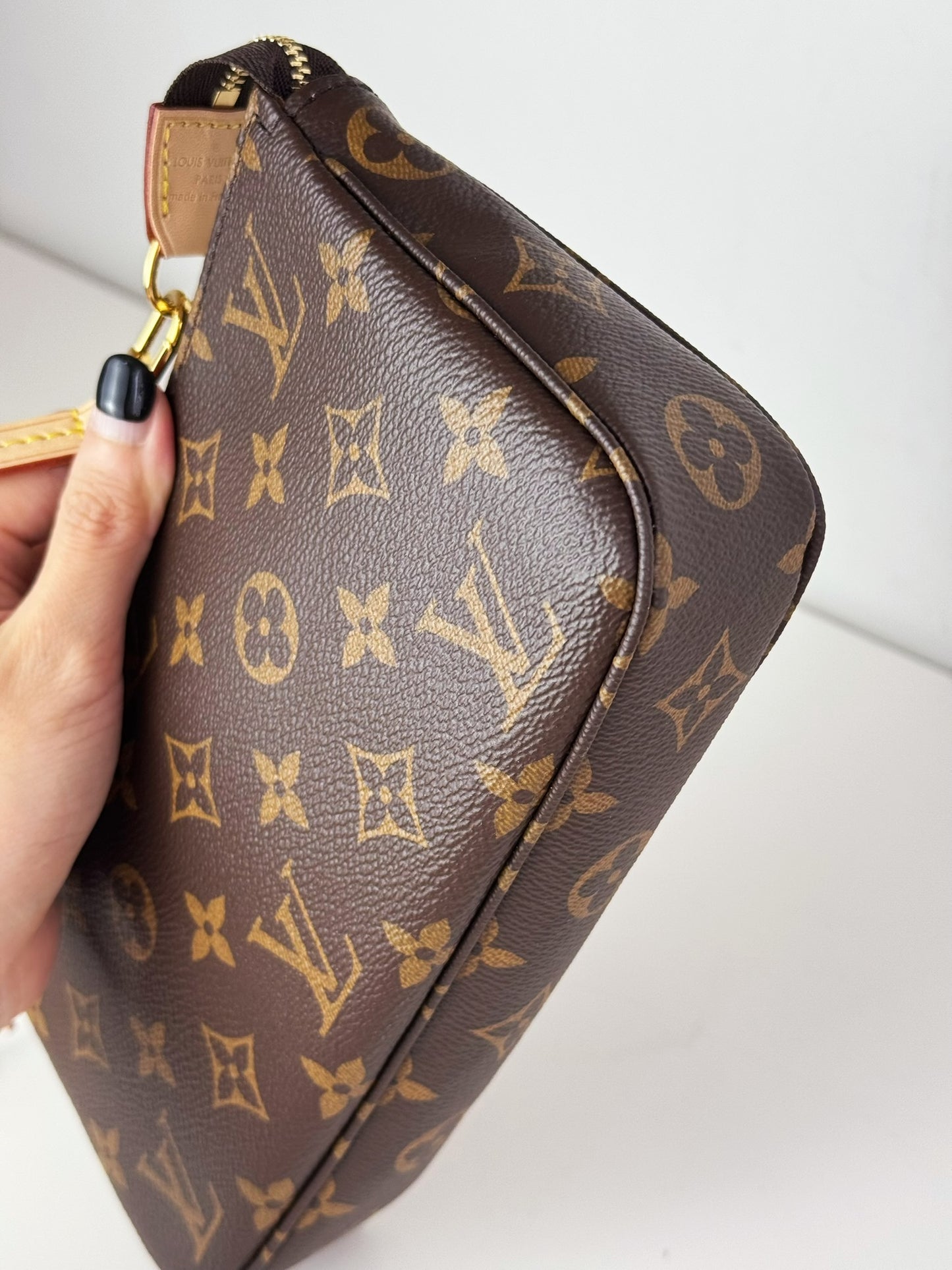Louis Vuitton Pochette Accessoires Shoulder Crossbody Bag (RFID)