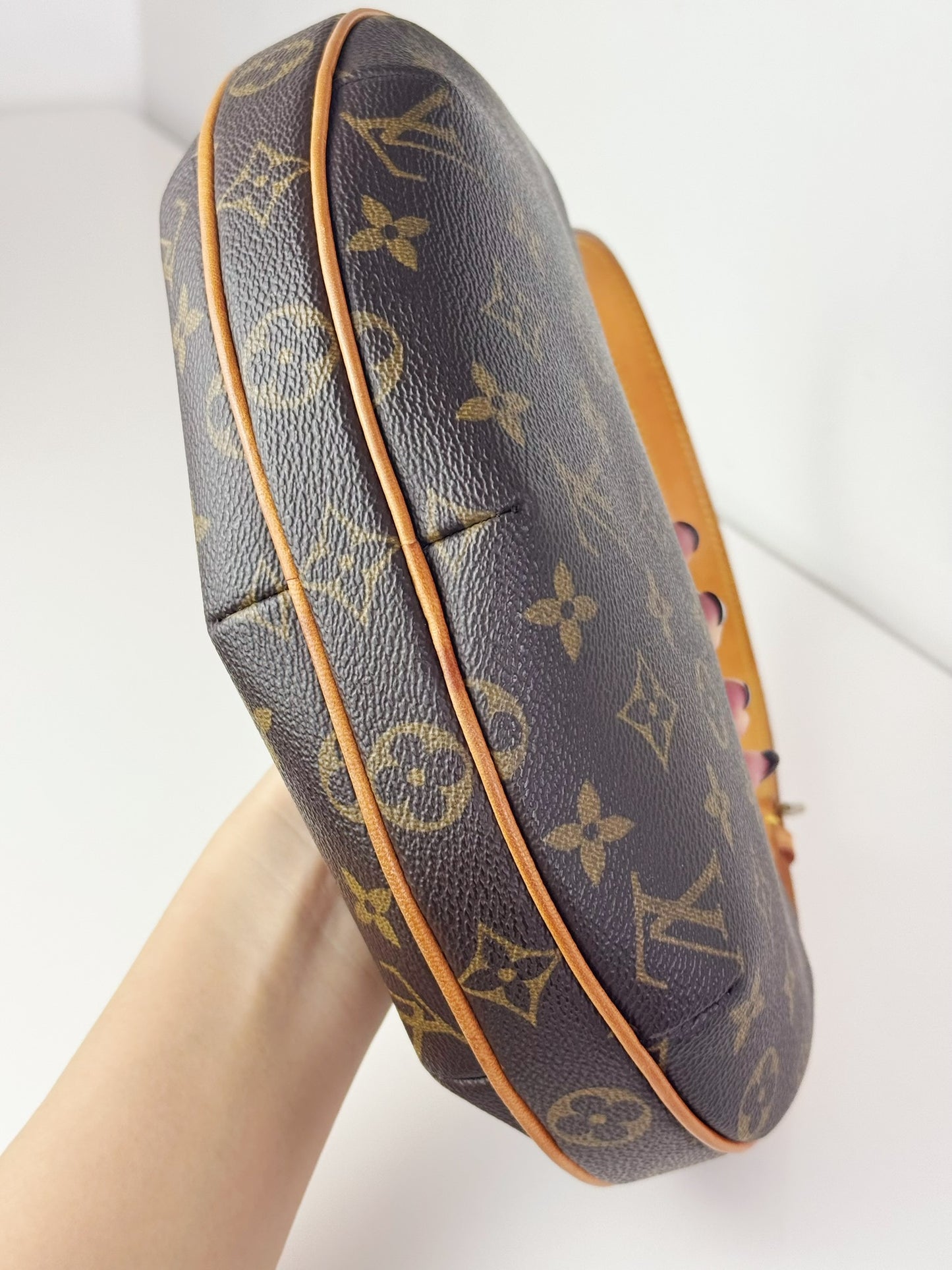 Louis Vuitton Vintage Croissant PM Shoulder Bag