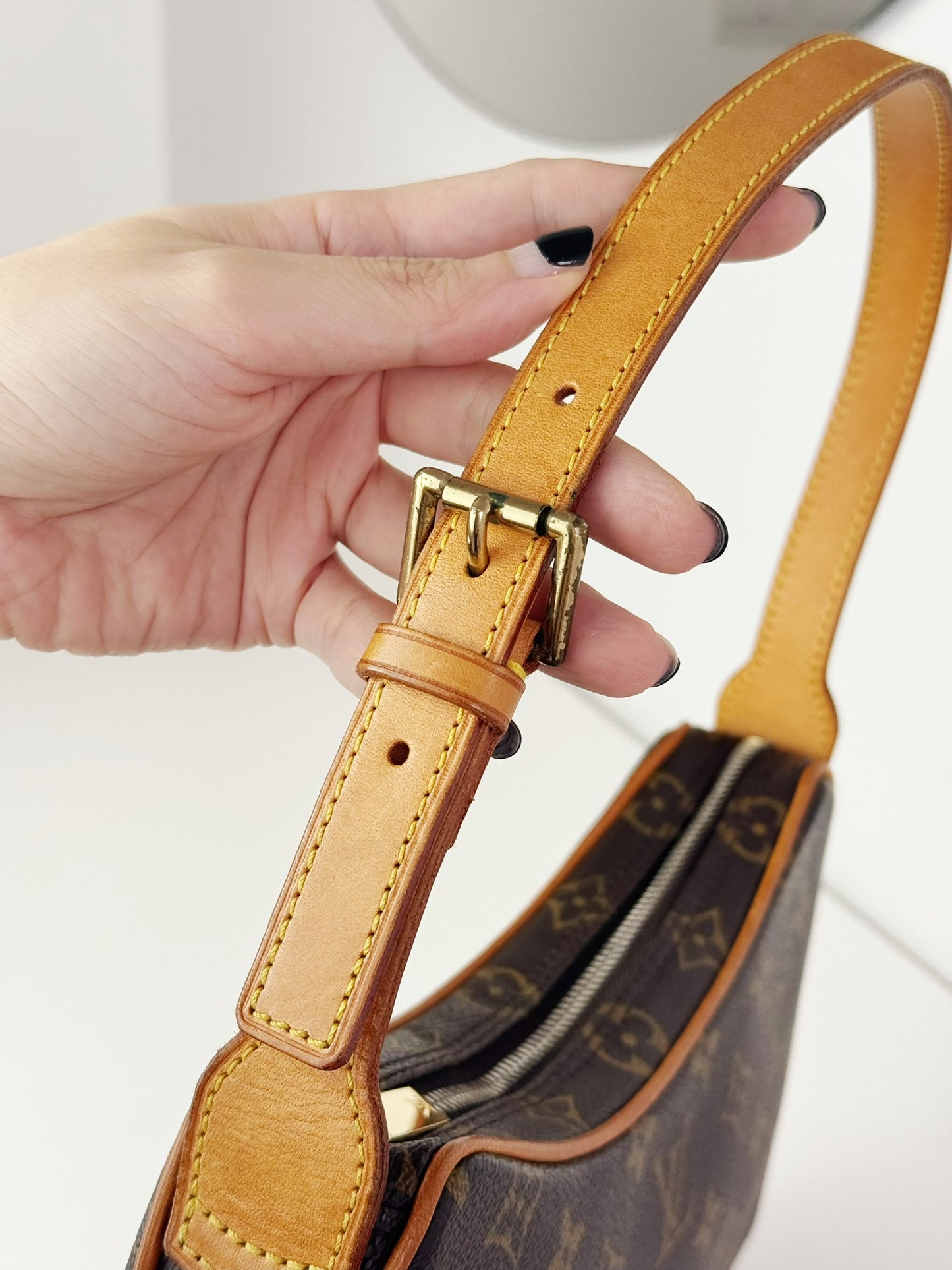 Louis Vuitton Vintage Croissant PM Shoulder Bag