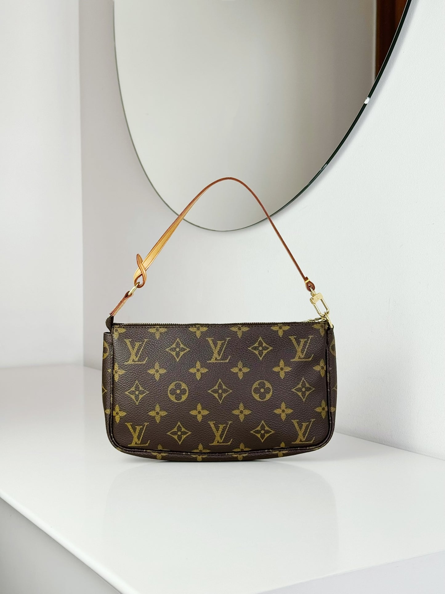 Louis Vuitton Vintage Pochette Accessoires Shoulder Crossbody Bag