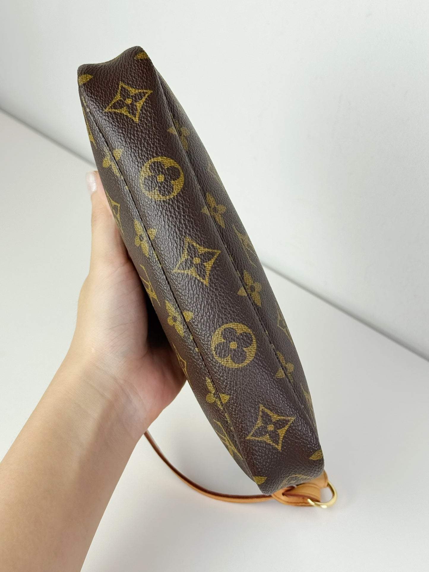 Louis Vuitton Vintage Pochette Accessoires Shoulder Crossbody Bag