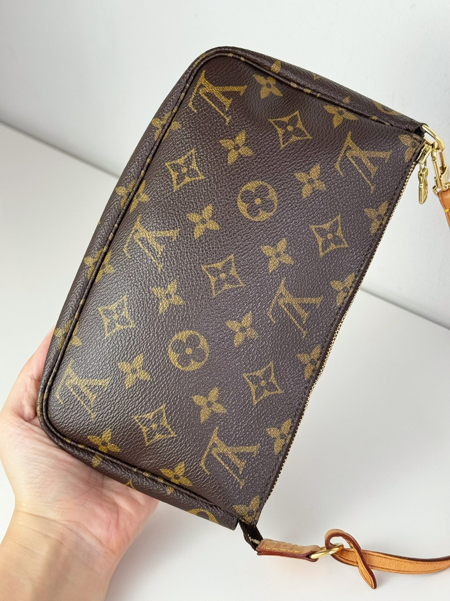 Louis Vuitton Vintage Pochette Accessoires Shoulder Crossbody Bag