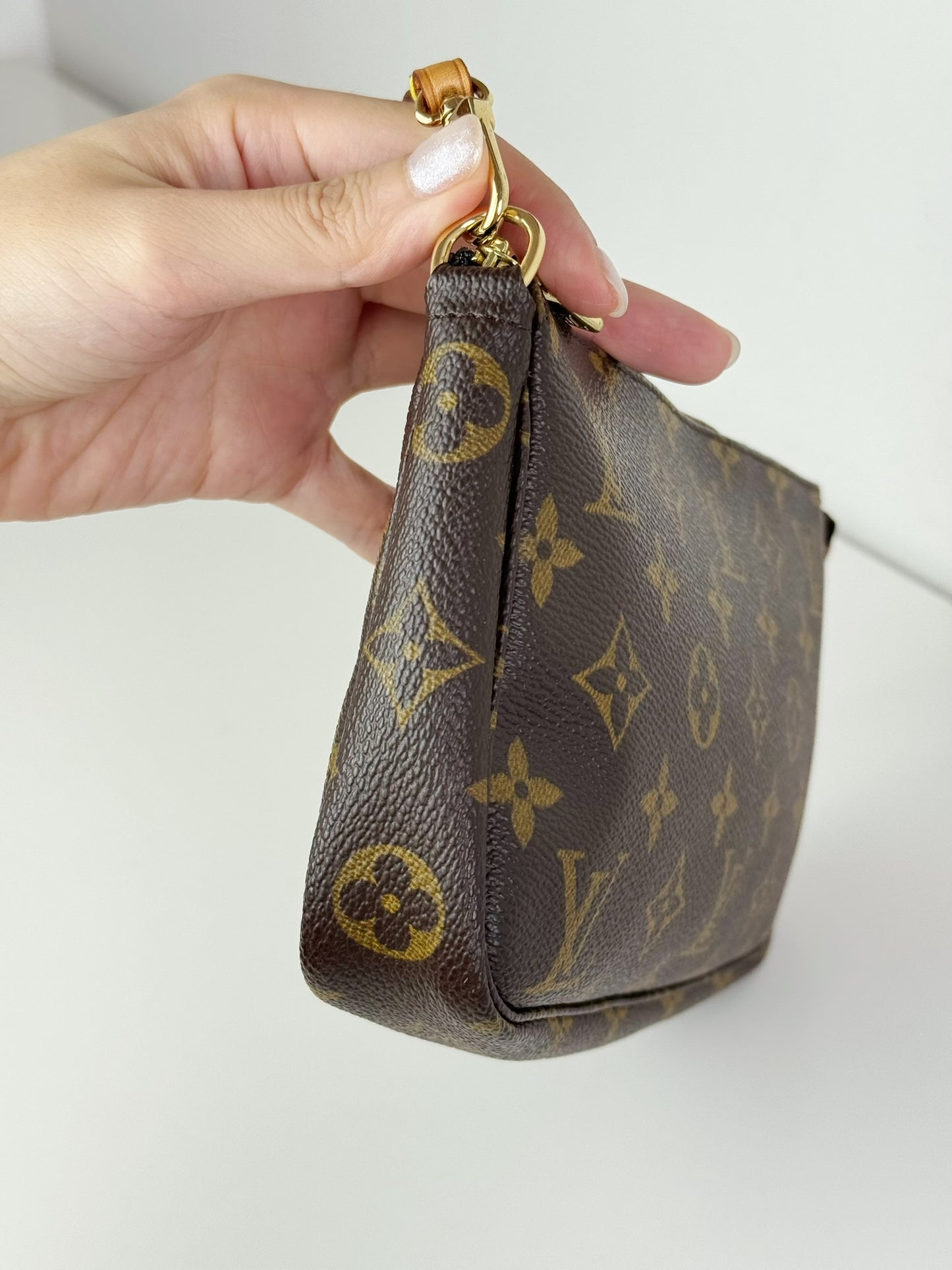Louis Vuitton Vintage Pochette Accessoires Shoulder Crossbody Bag