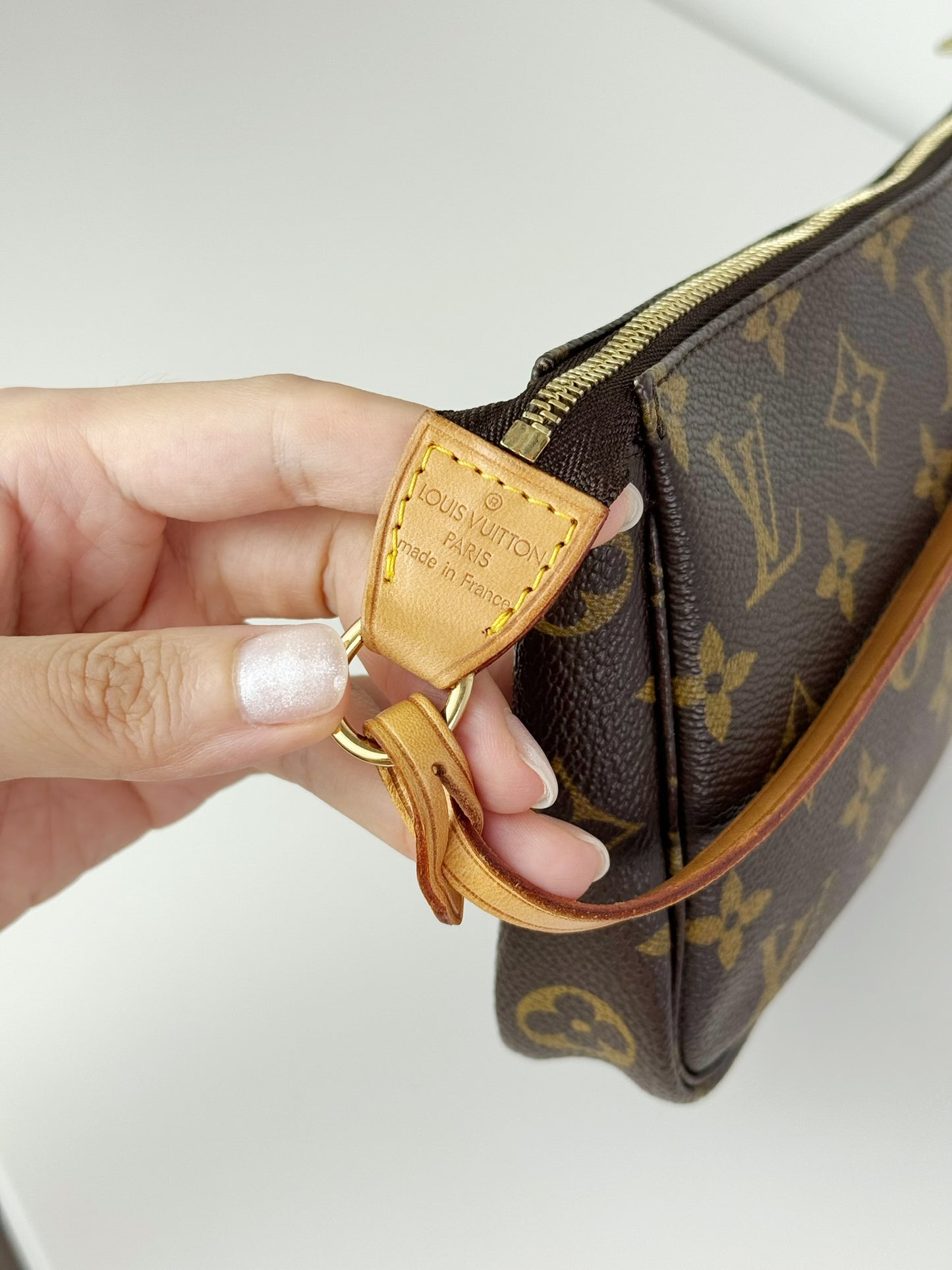Louis Vuitton Vintage Pochette Accessoires Shoulder Crossbody Bag
