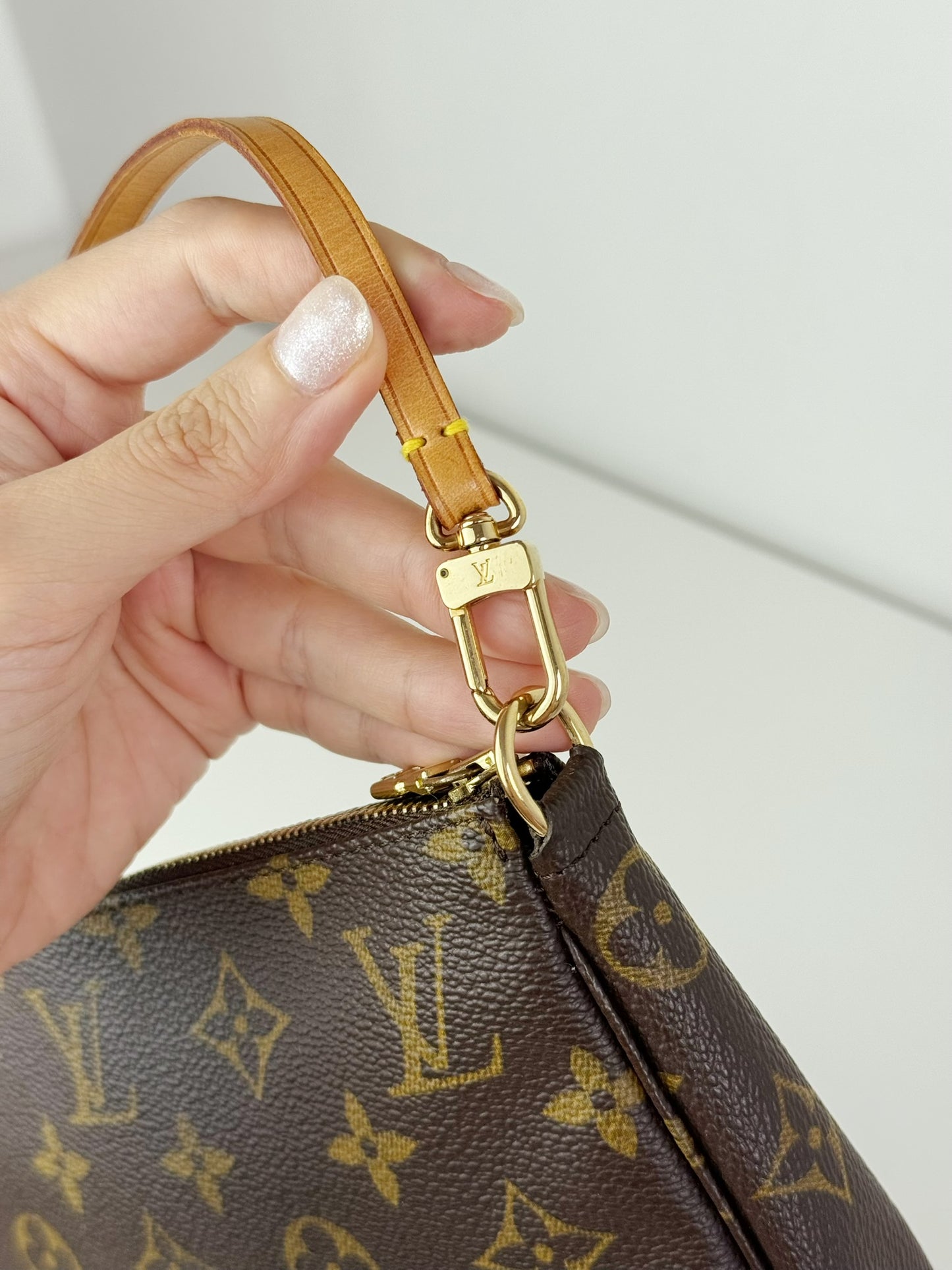 Louis Vuitton Vintage Pochette Accessoires Shoulder Crossbody Bag