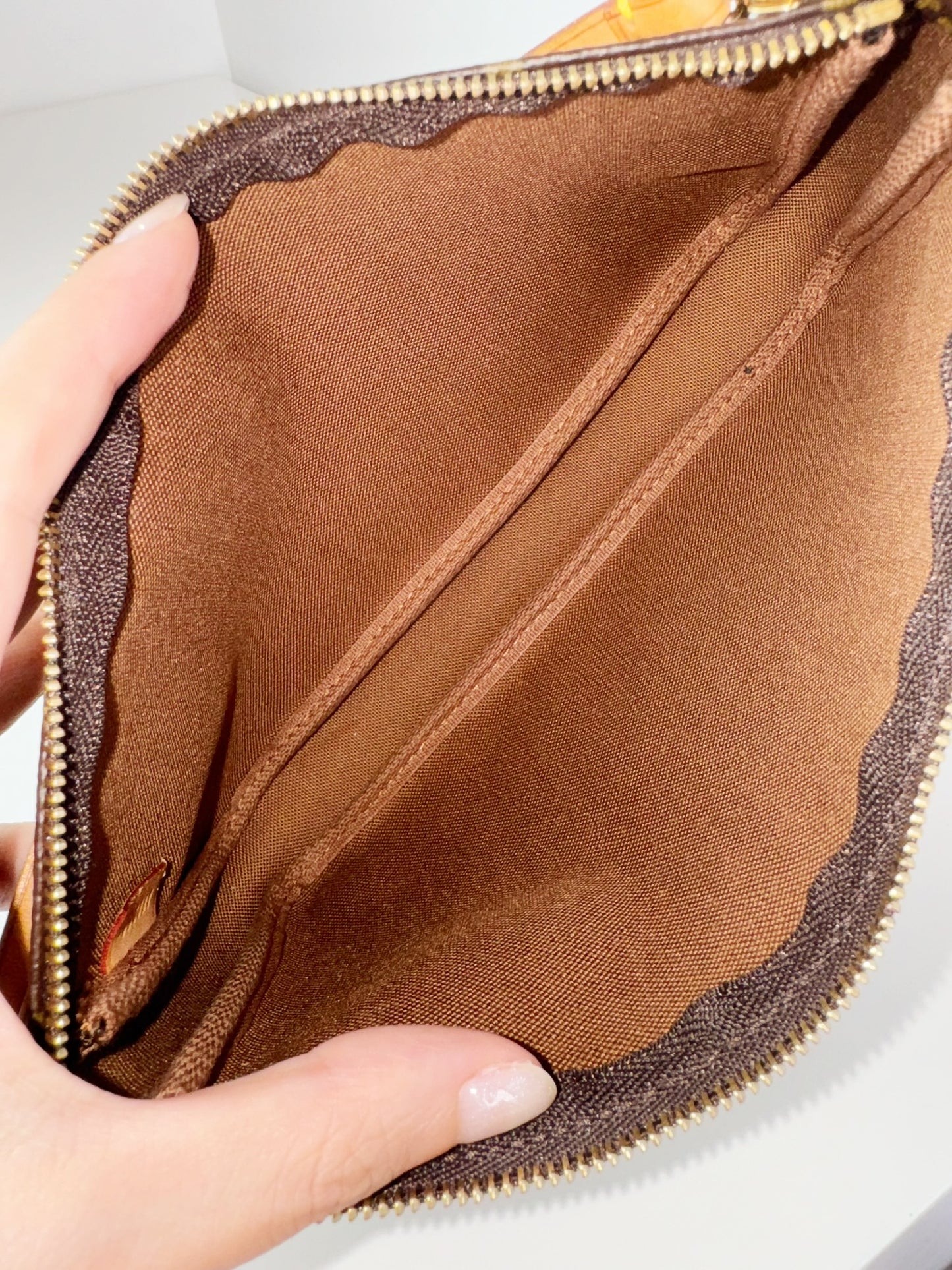 Louis Vuitton Vintage Pochette Accessoires Shoulder Crossbody Bag