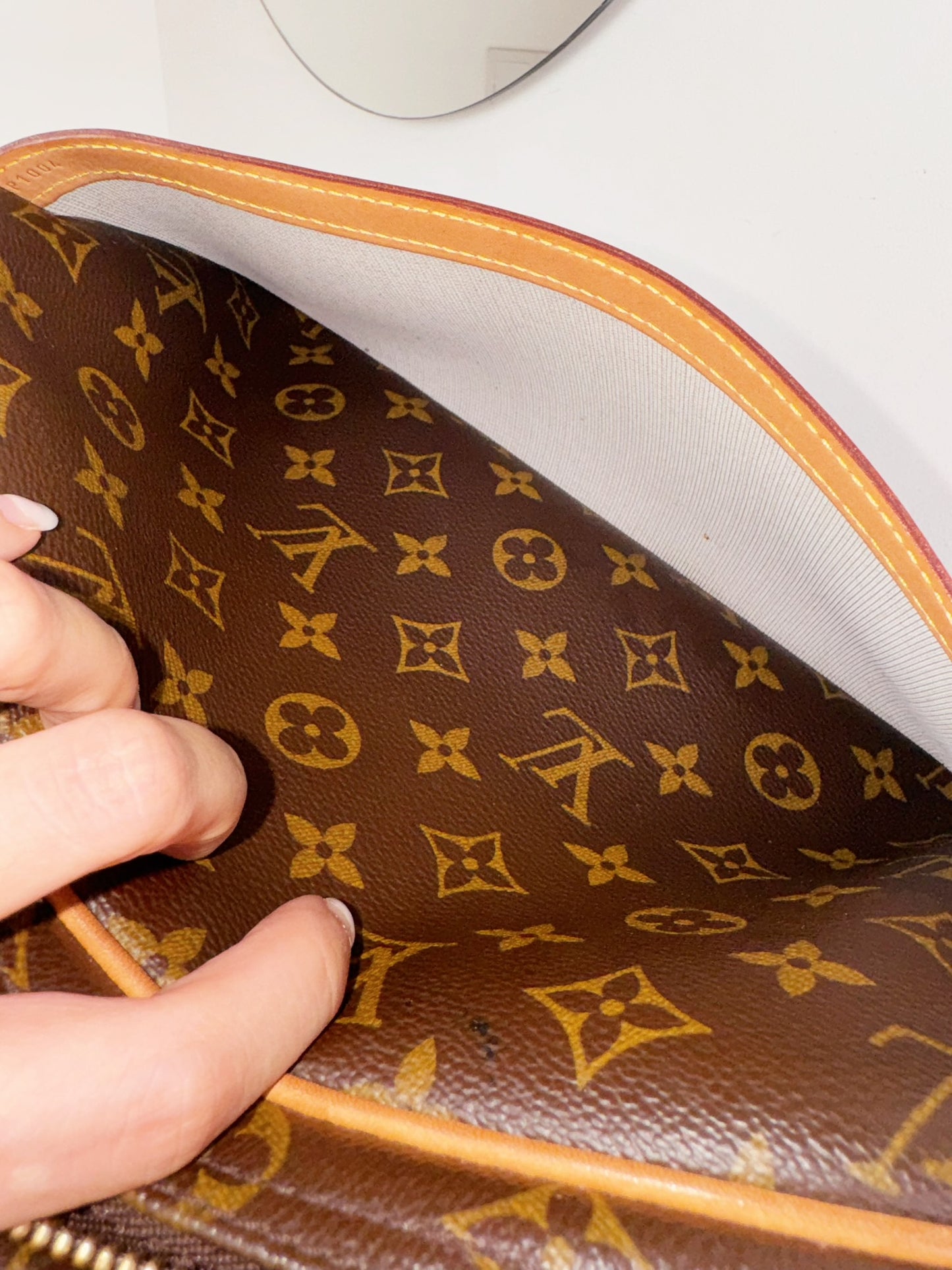 Louis Vuitton Vintage Reporter Shoulder Crossbody Bag