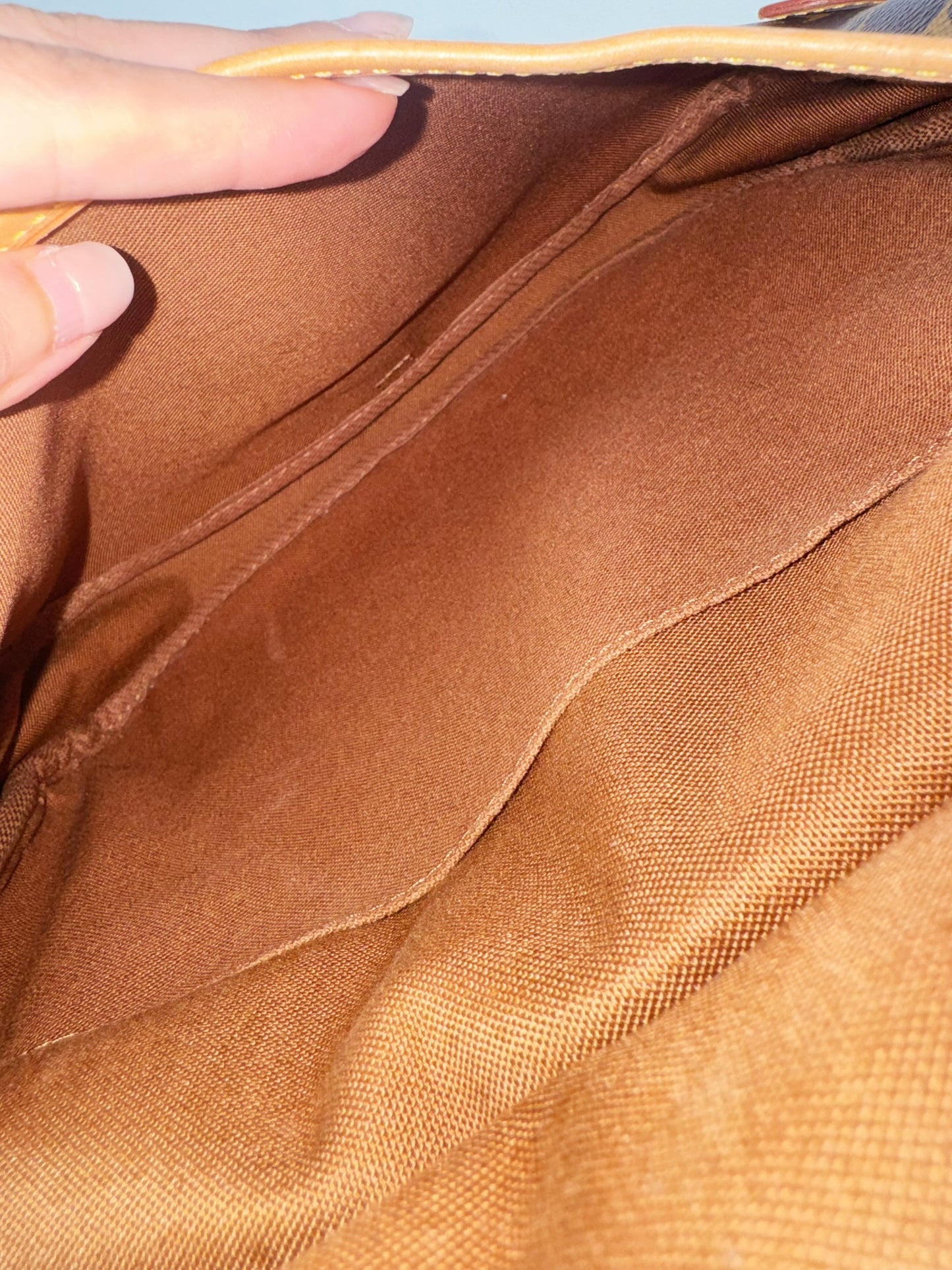 Louis Vuitton Vintage Saumur 30 Shoulder Crossbody Bag