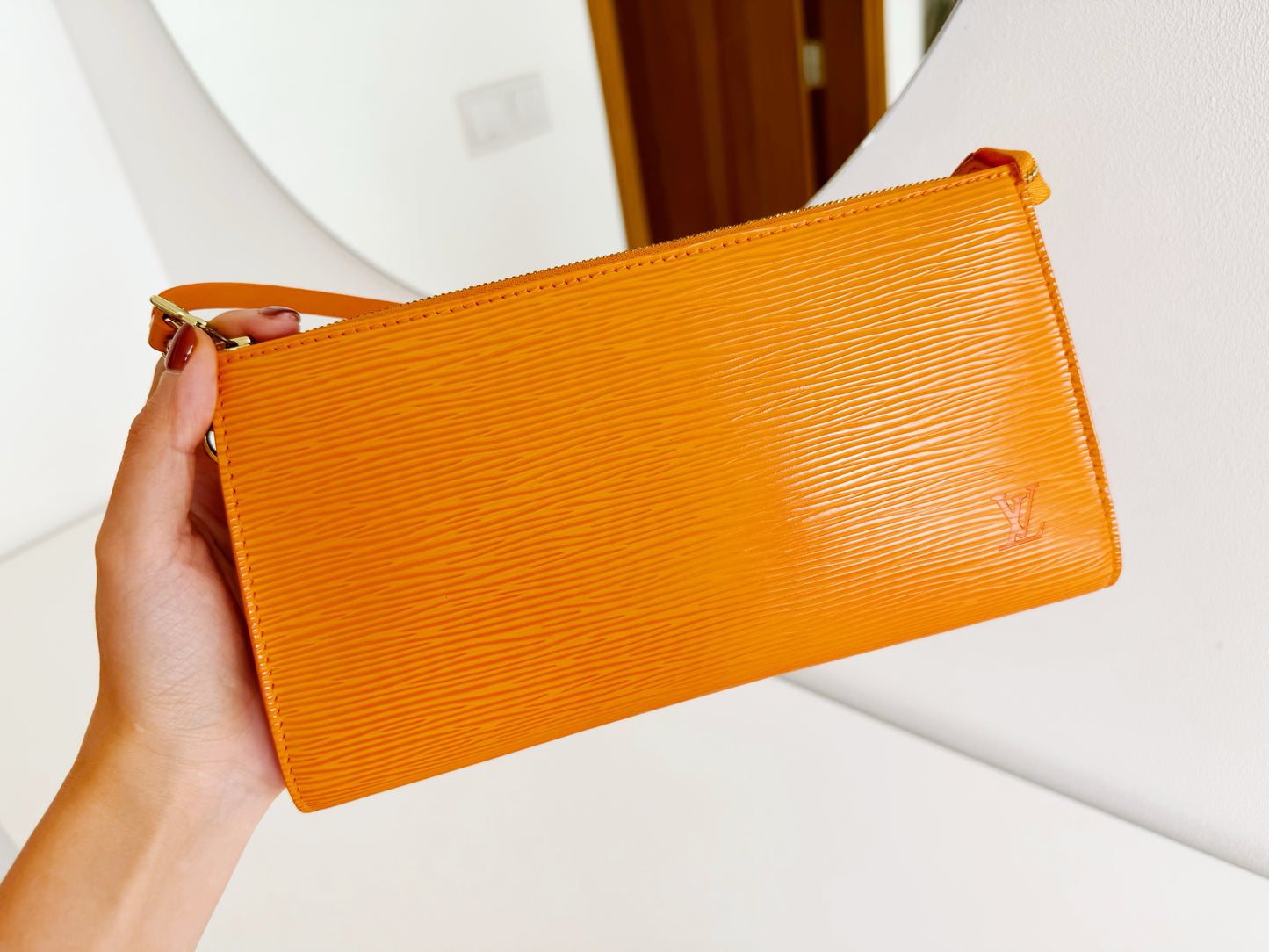 Louis Vuitton Vintage Epi Pochette Accessoires Shoulder Crossbody Bag