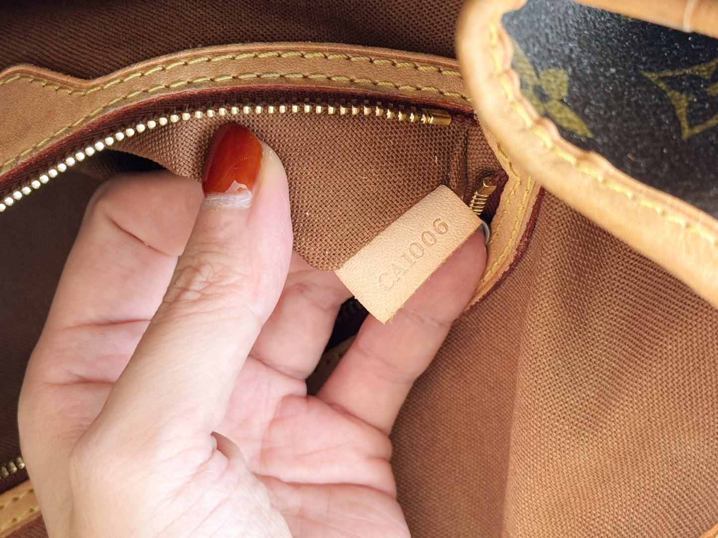 Louis Vuitton Vintage Batignolles Shoulder Tote Bag