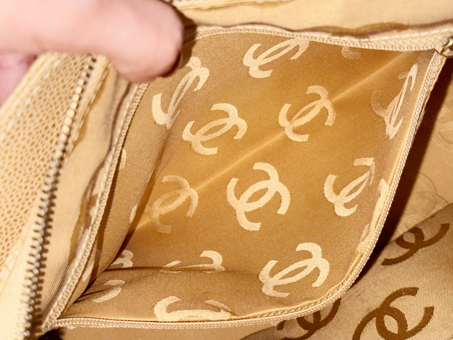 Chanel Vintage Caviar Shoulder Tote Bag