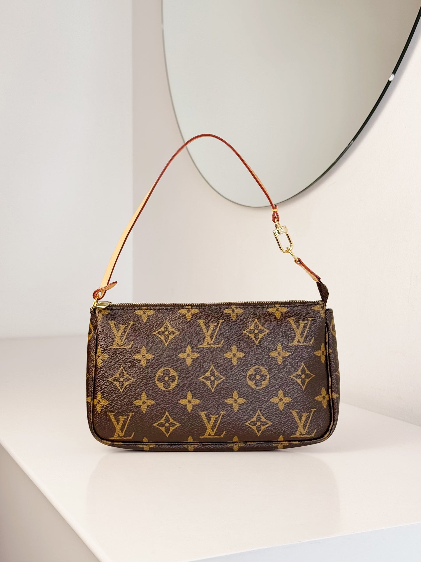 Louis Vuitton Vintage Pochette Accessoires Shoulder Crossbody Bag