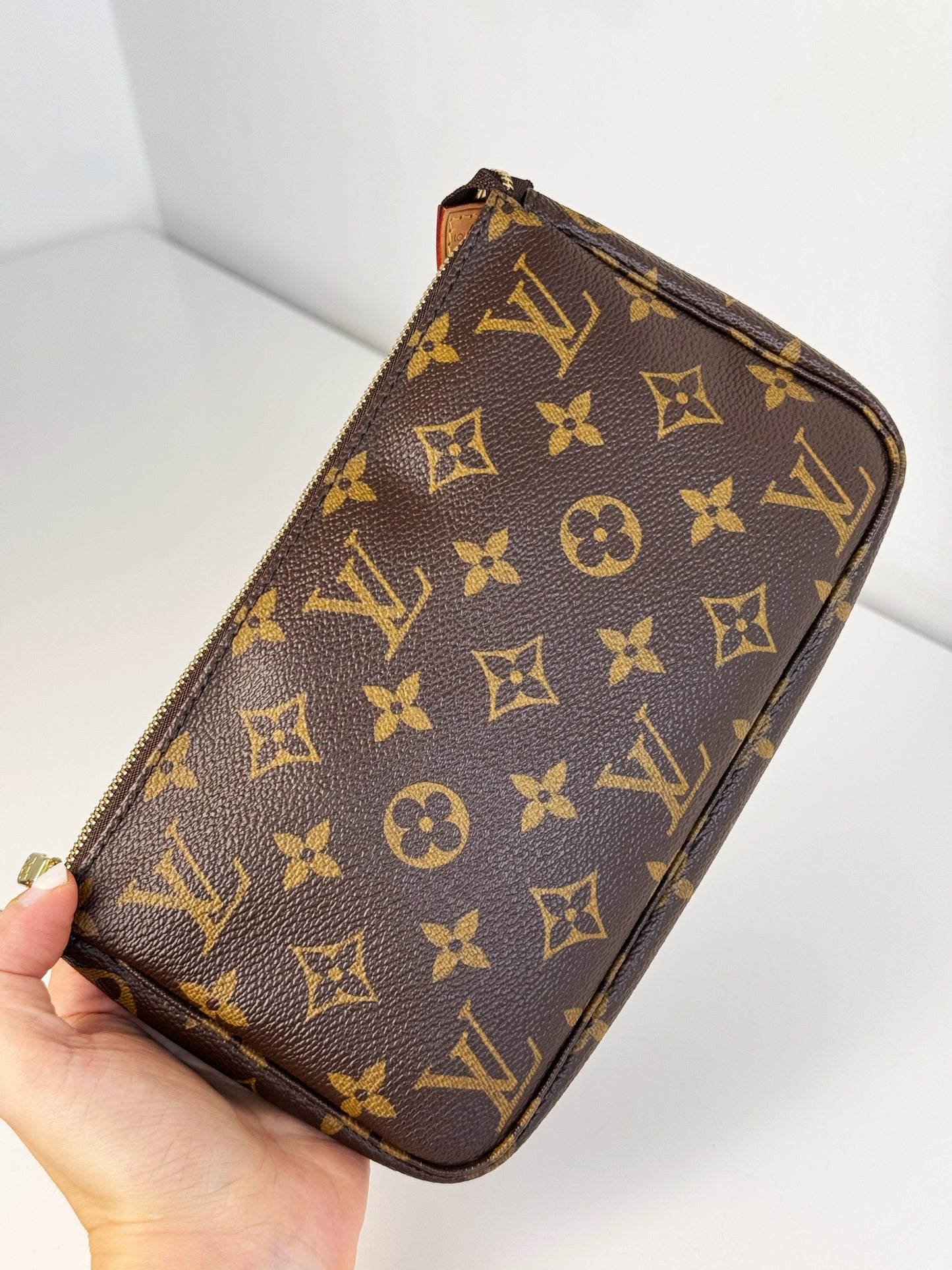 Louis Vuitton Vintage Pochette Accessoires Shoulder Crossbody Bag